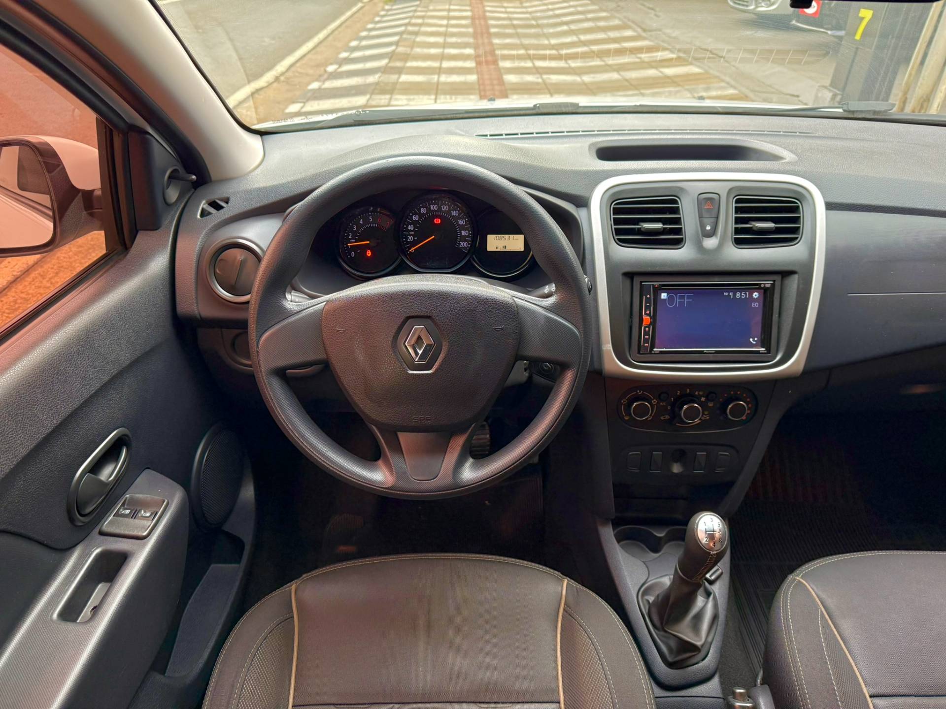 RENAULT SANDERO