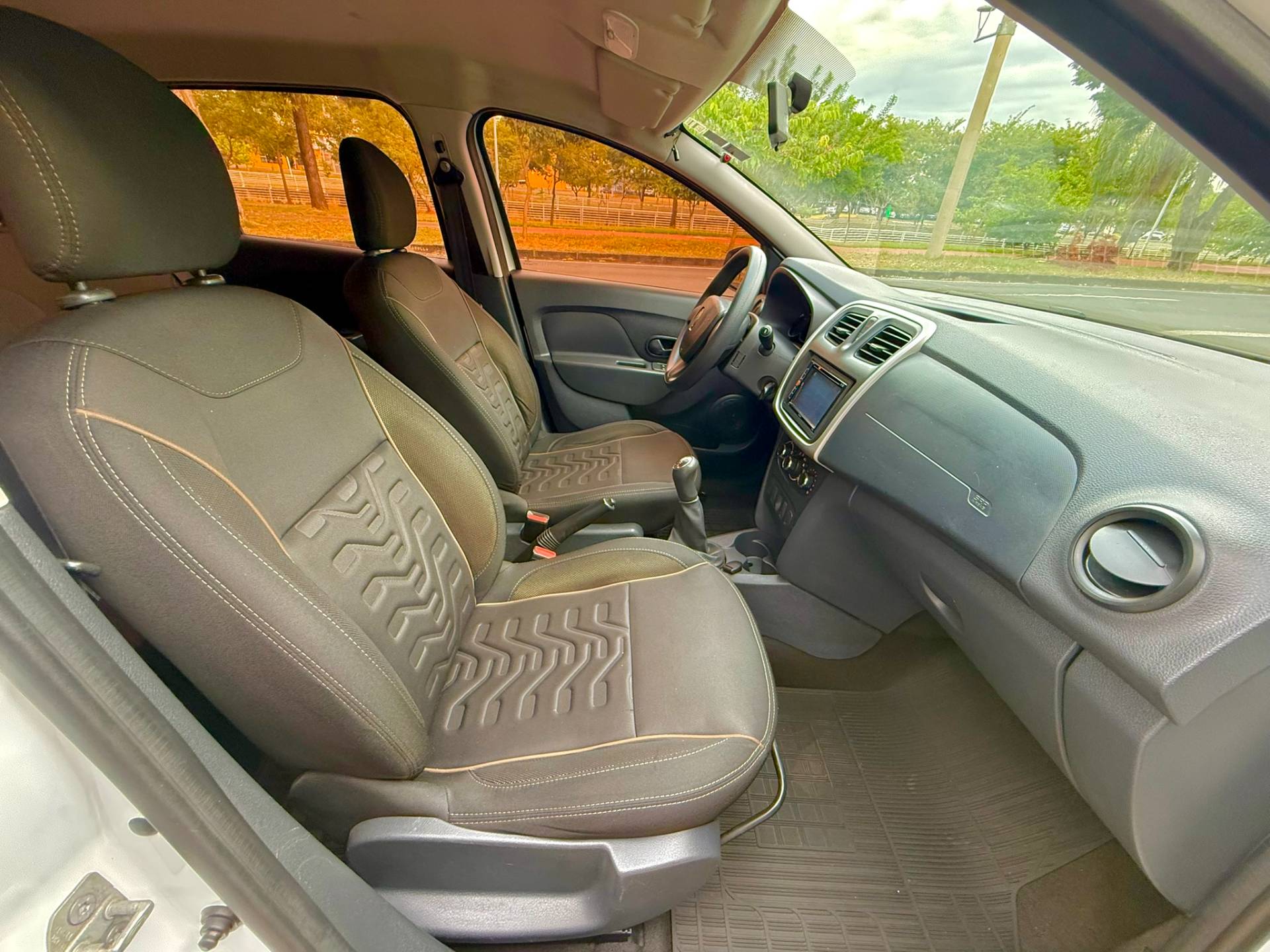 RENAULT SANDERO