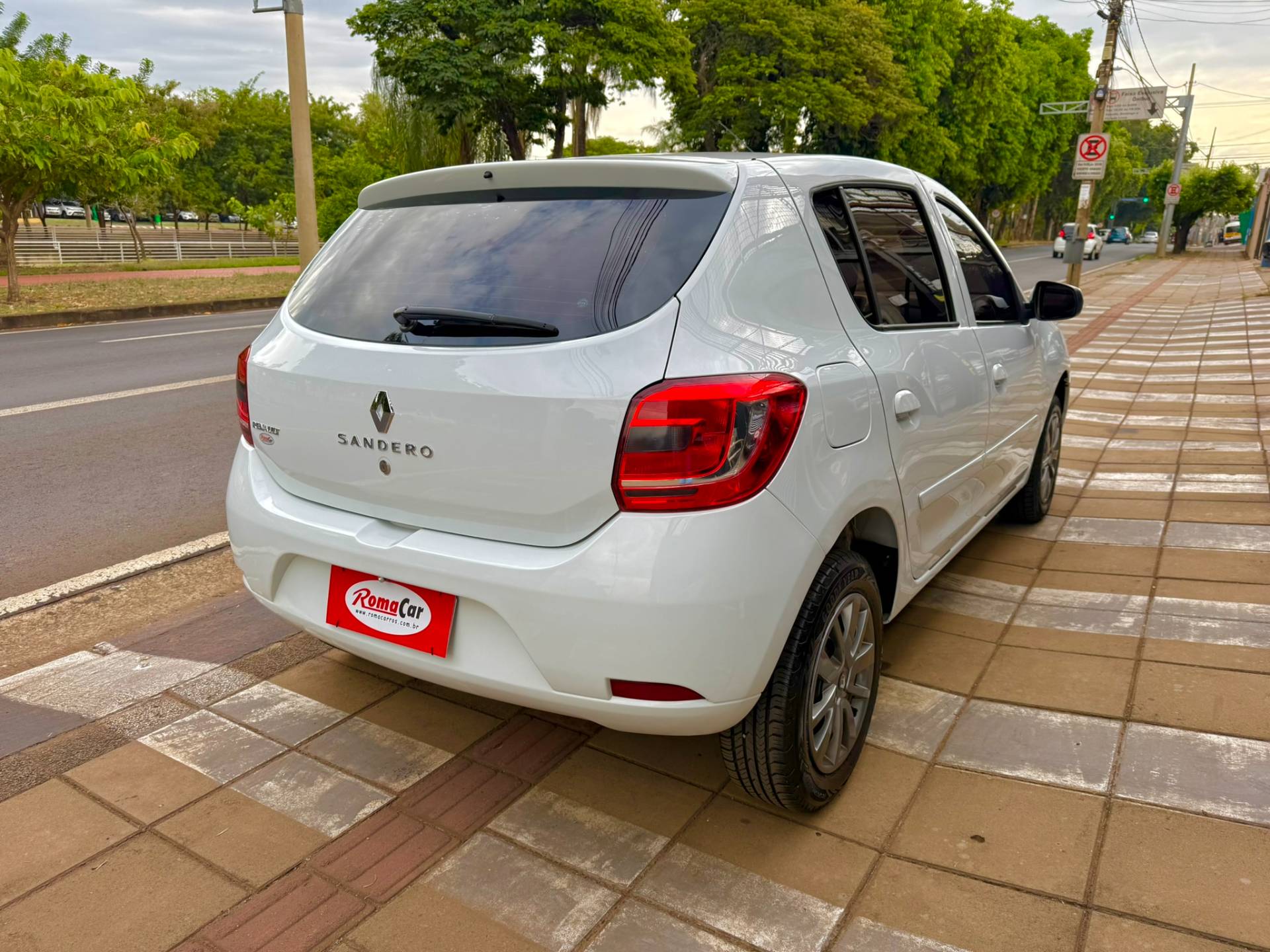 RENAULT SANDERO