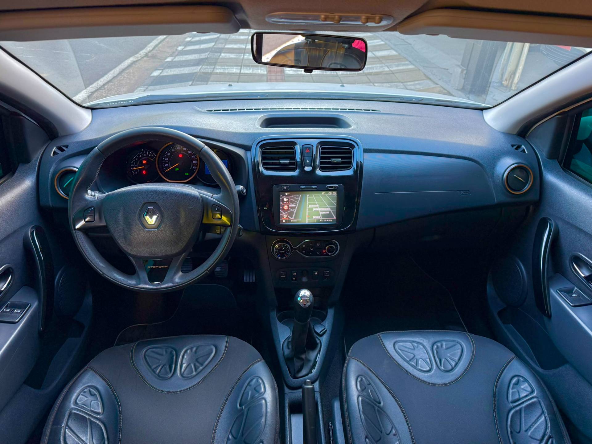 RENAULT SANDERO