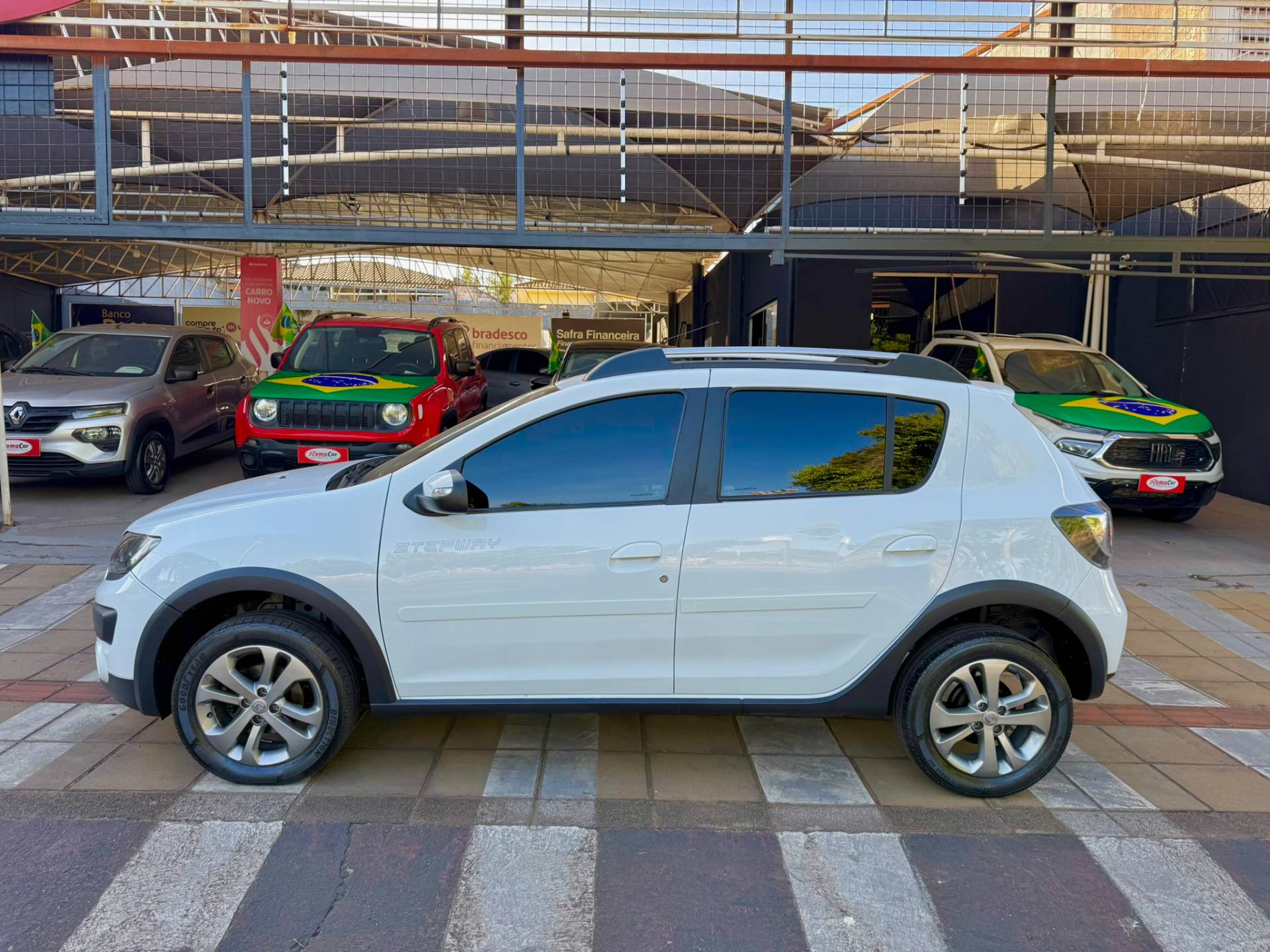 RENAULT SANDERO