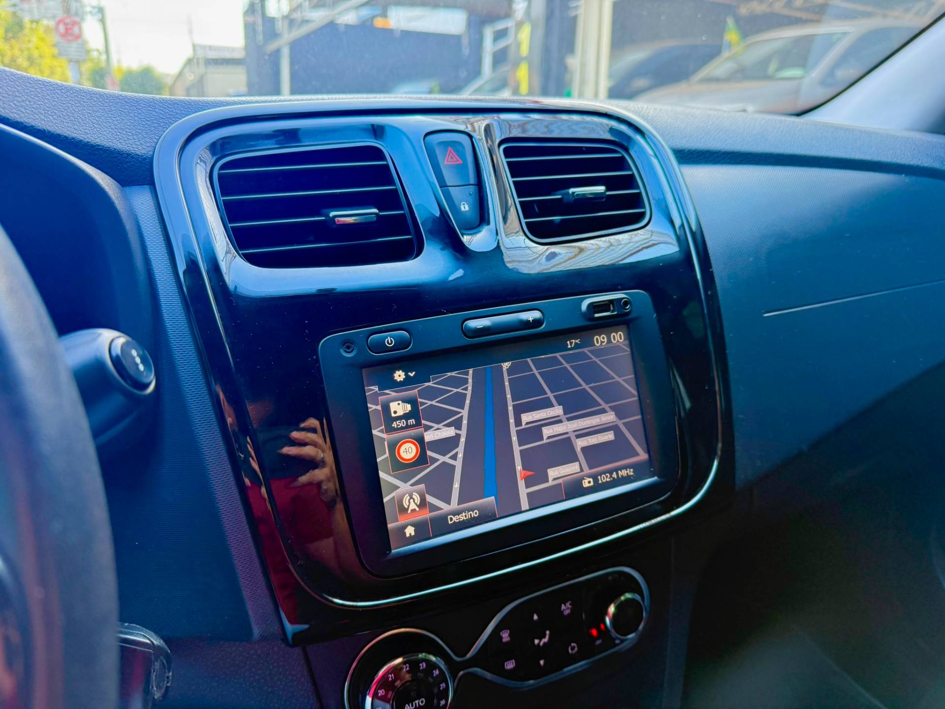 RENAULT SANDERO