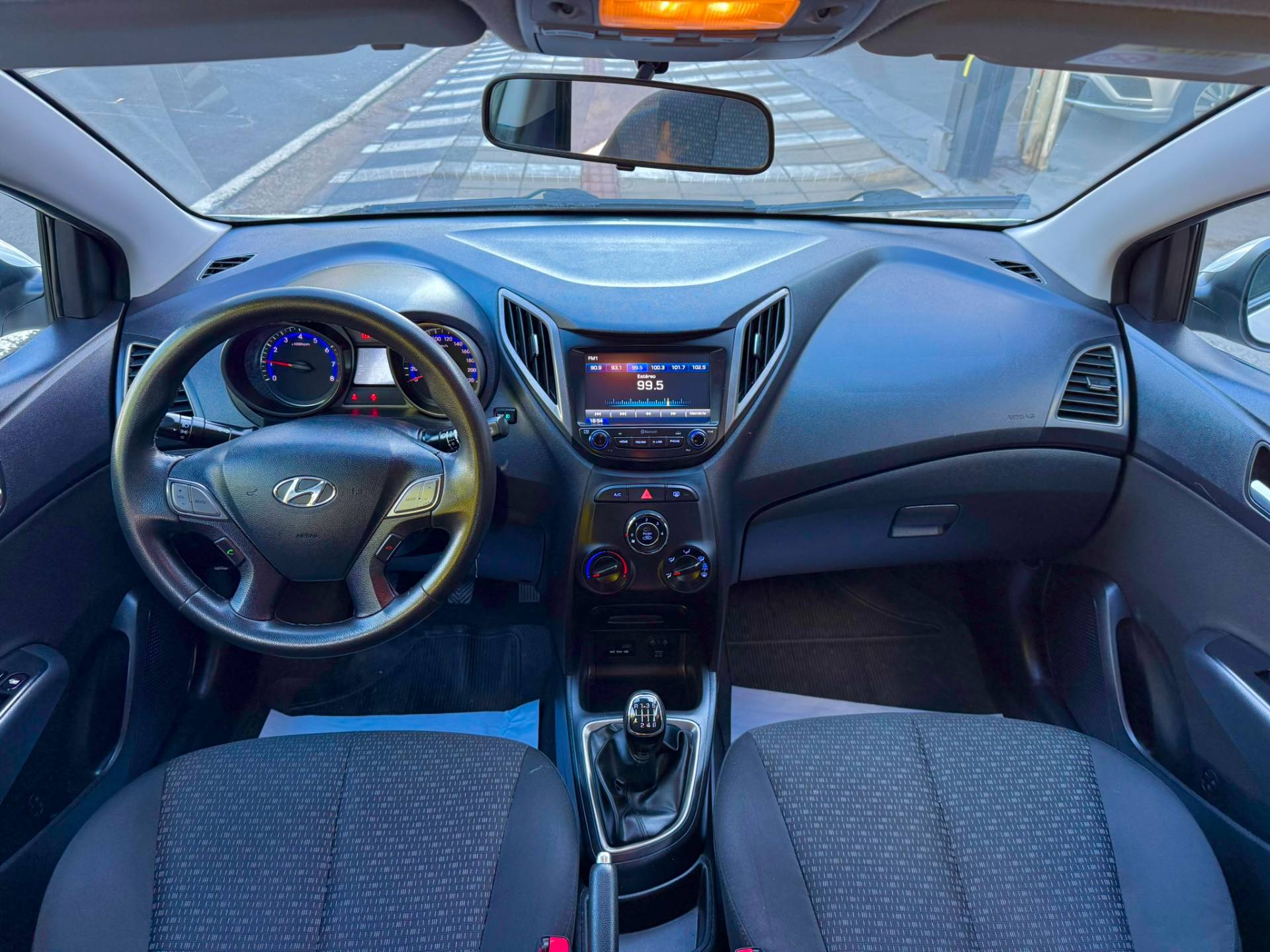 HYUNDAI HB20