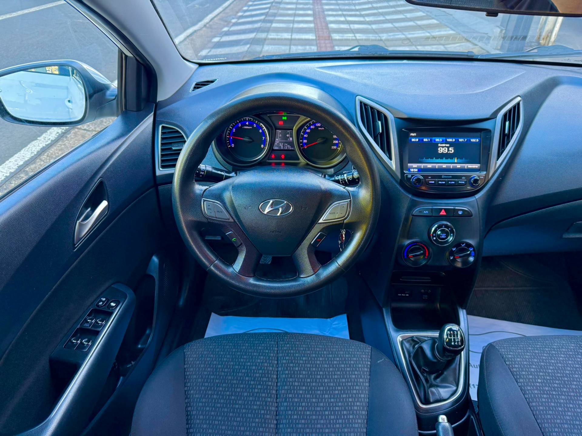 HYUNDAI HB20