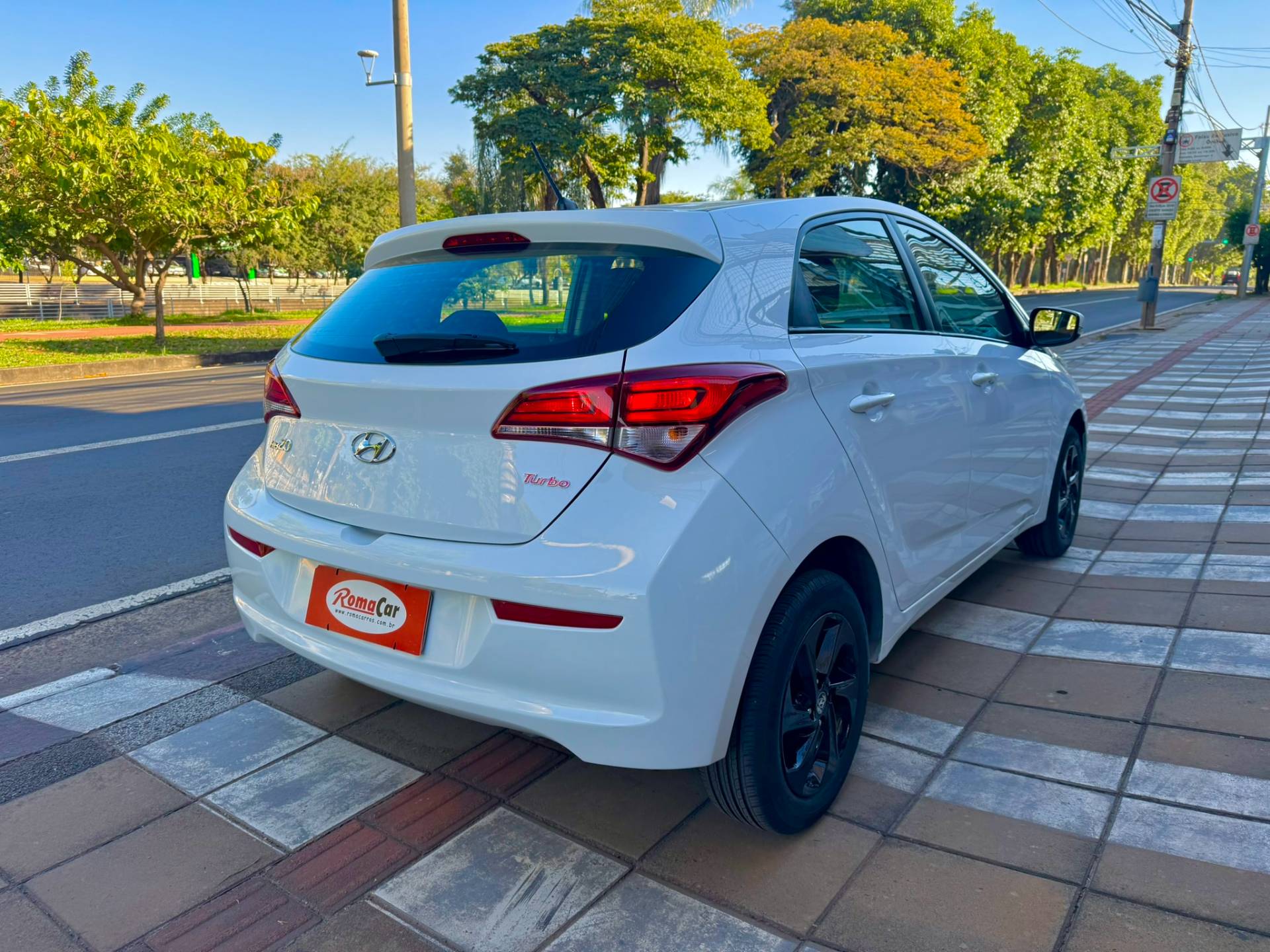 HYUNDAI HB20
