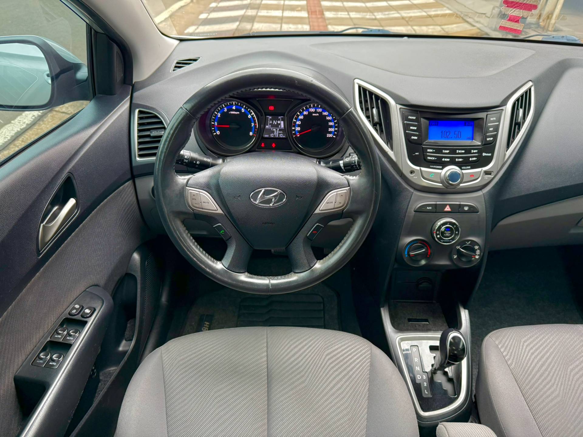 HYUNDAI HB20S
