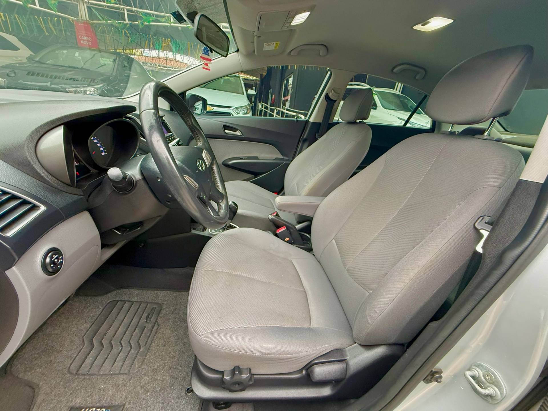 HYUNDAI HB20S