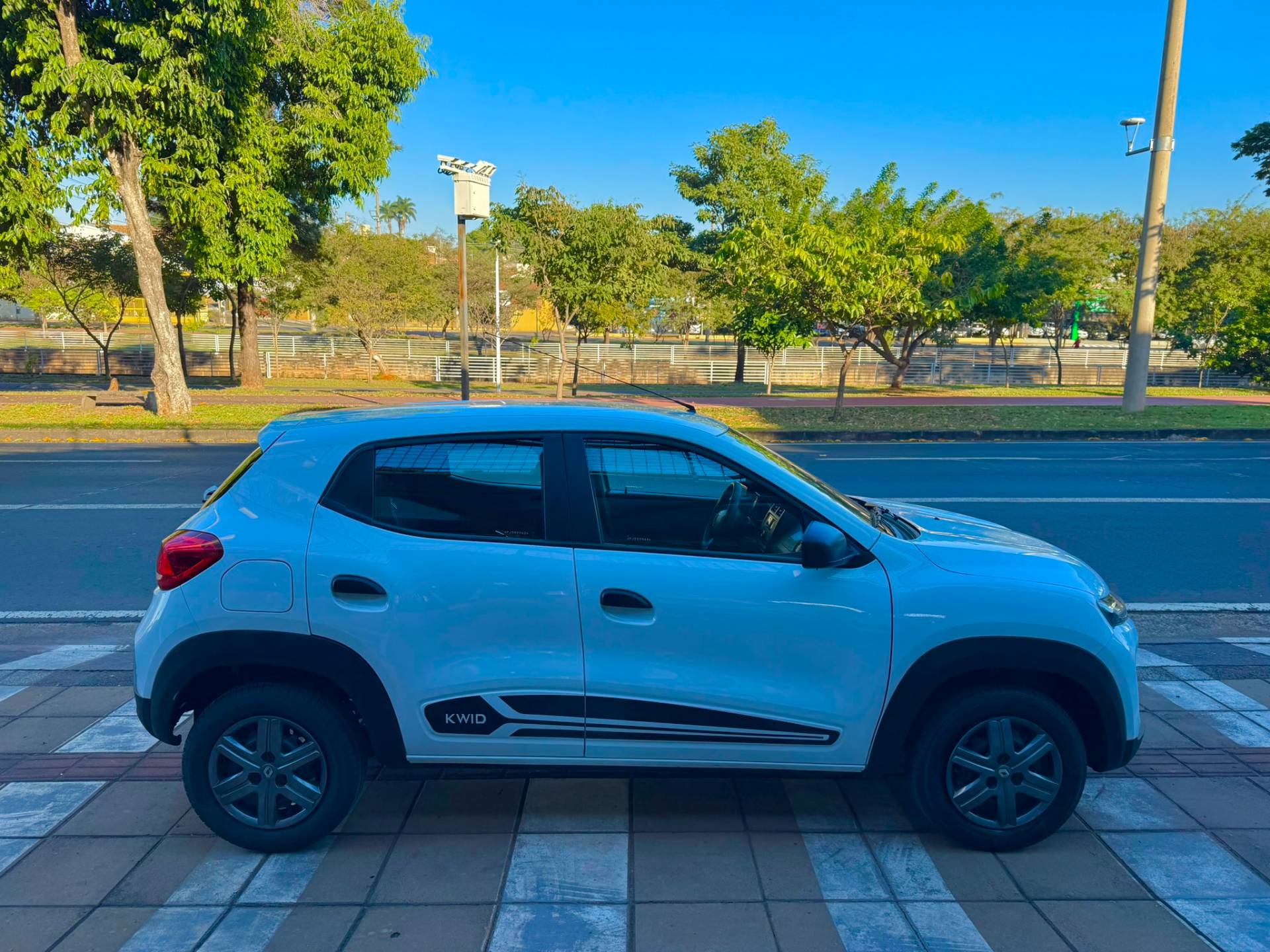 RENAULT KWID