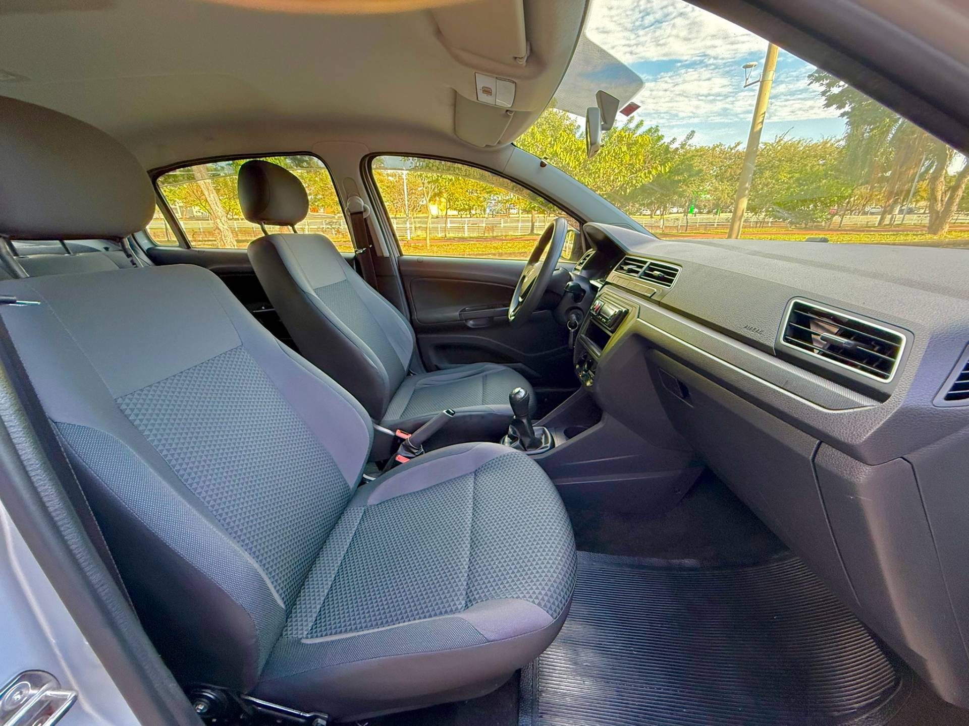 VOLKSWAGEN VOYAGE