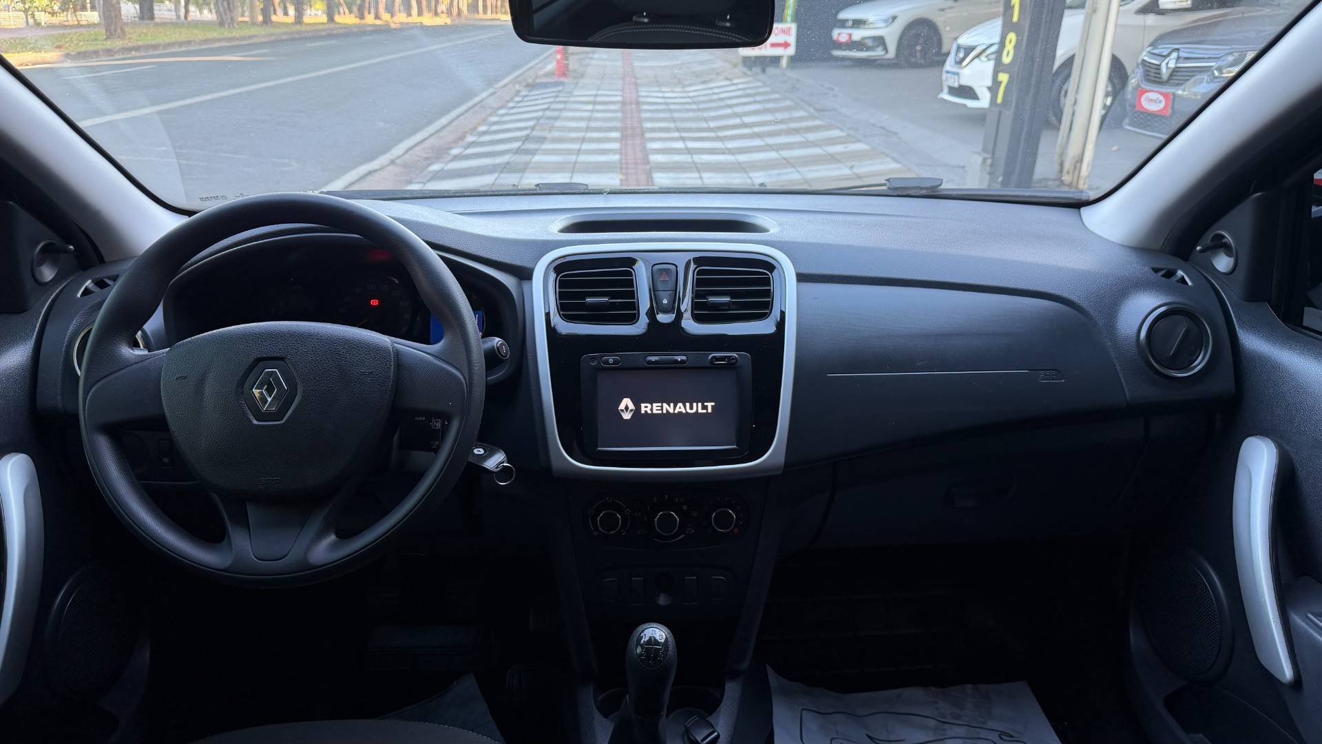 RENAULT SANDERO