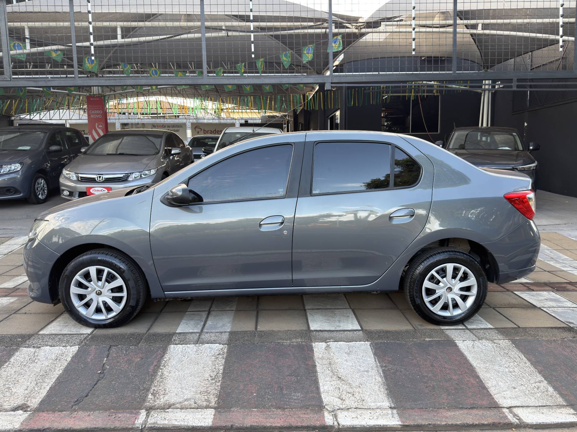 RENAULT LOGAN