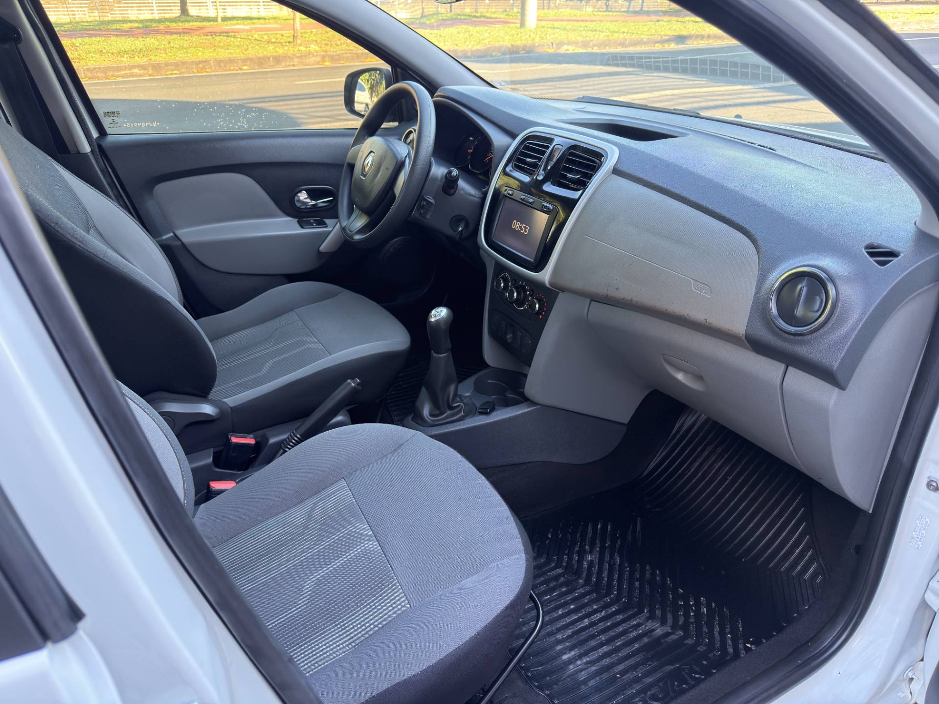 RENAULT LOGAN
