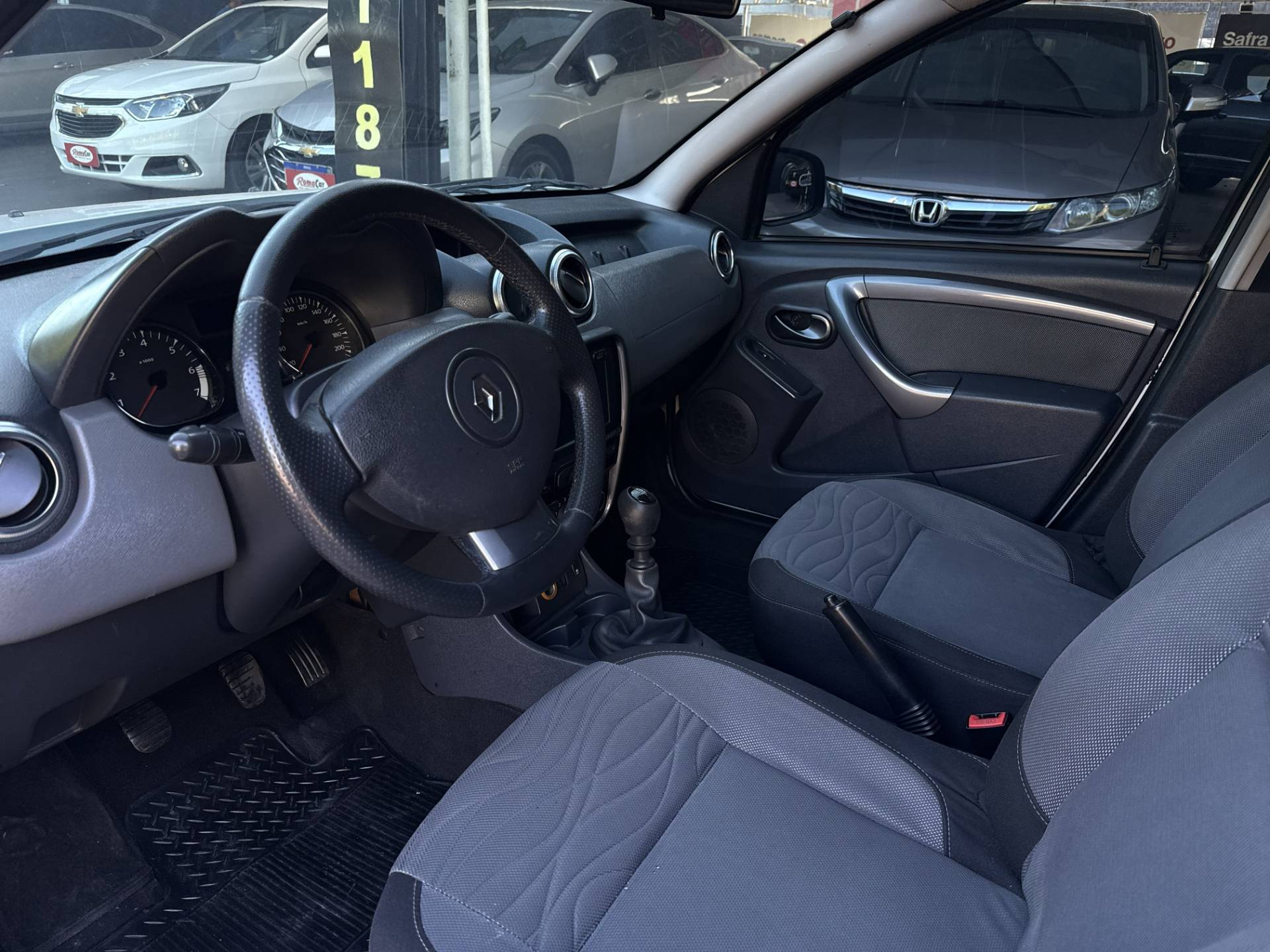 RENAULT DUSTER