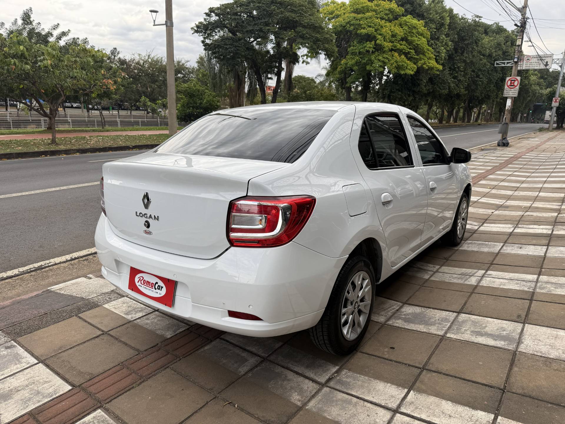 RENAULT LOGAN