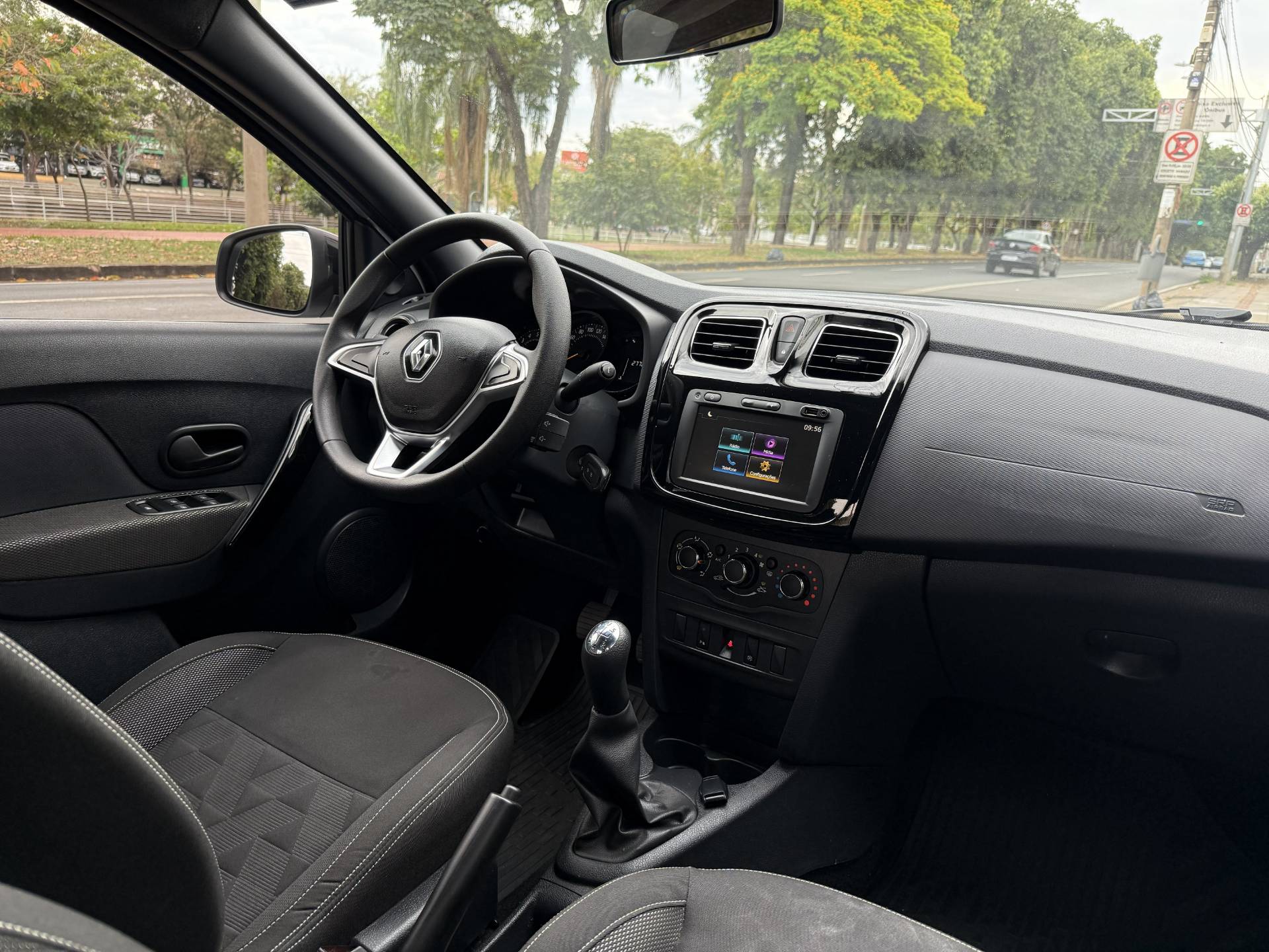 RENAULT LOGAN