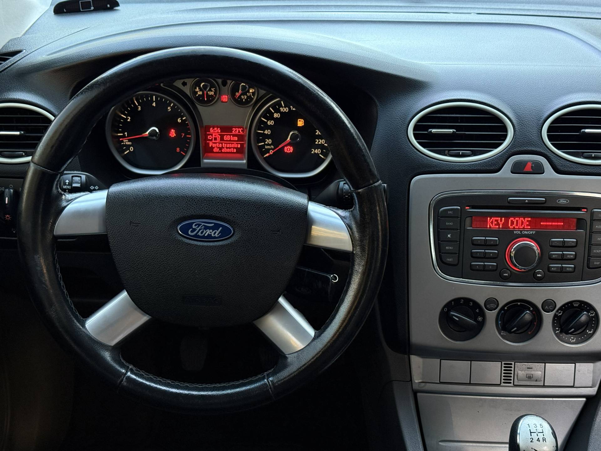 FORD FOCUS