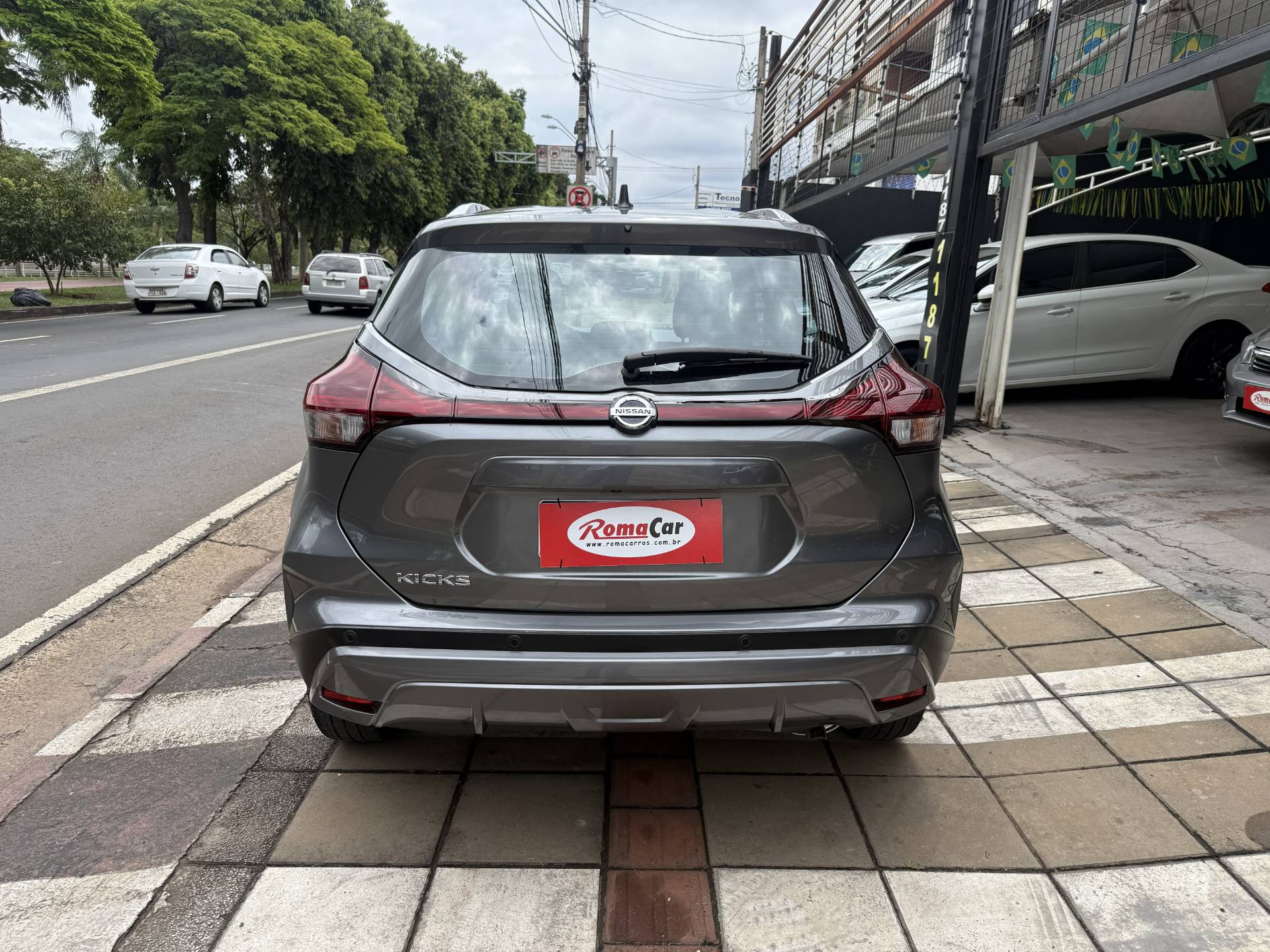 NISSAN KICKS