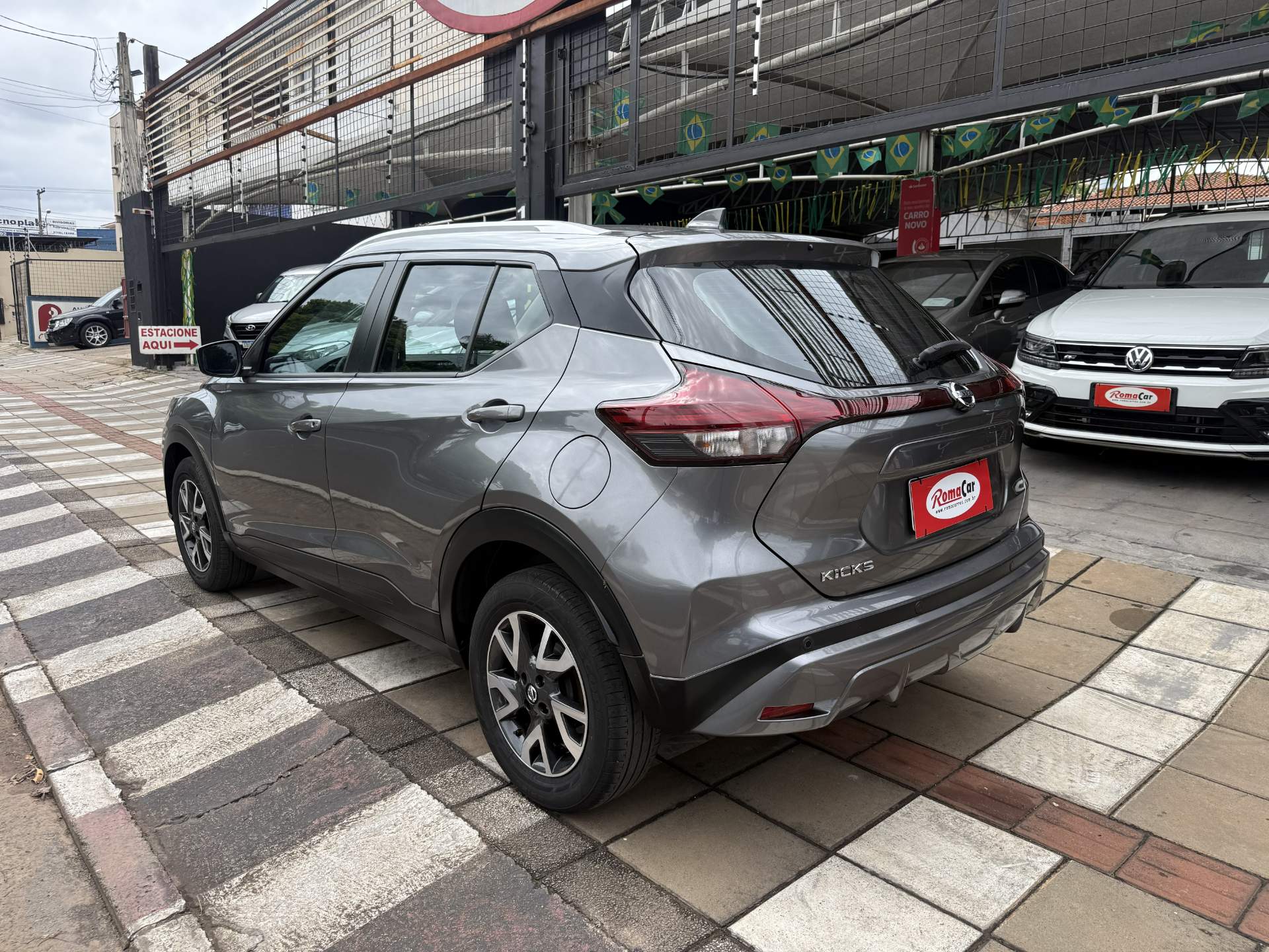 NISSAN KICKS