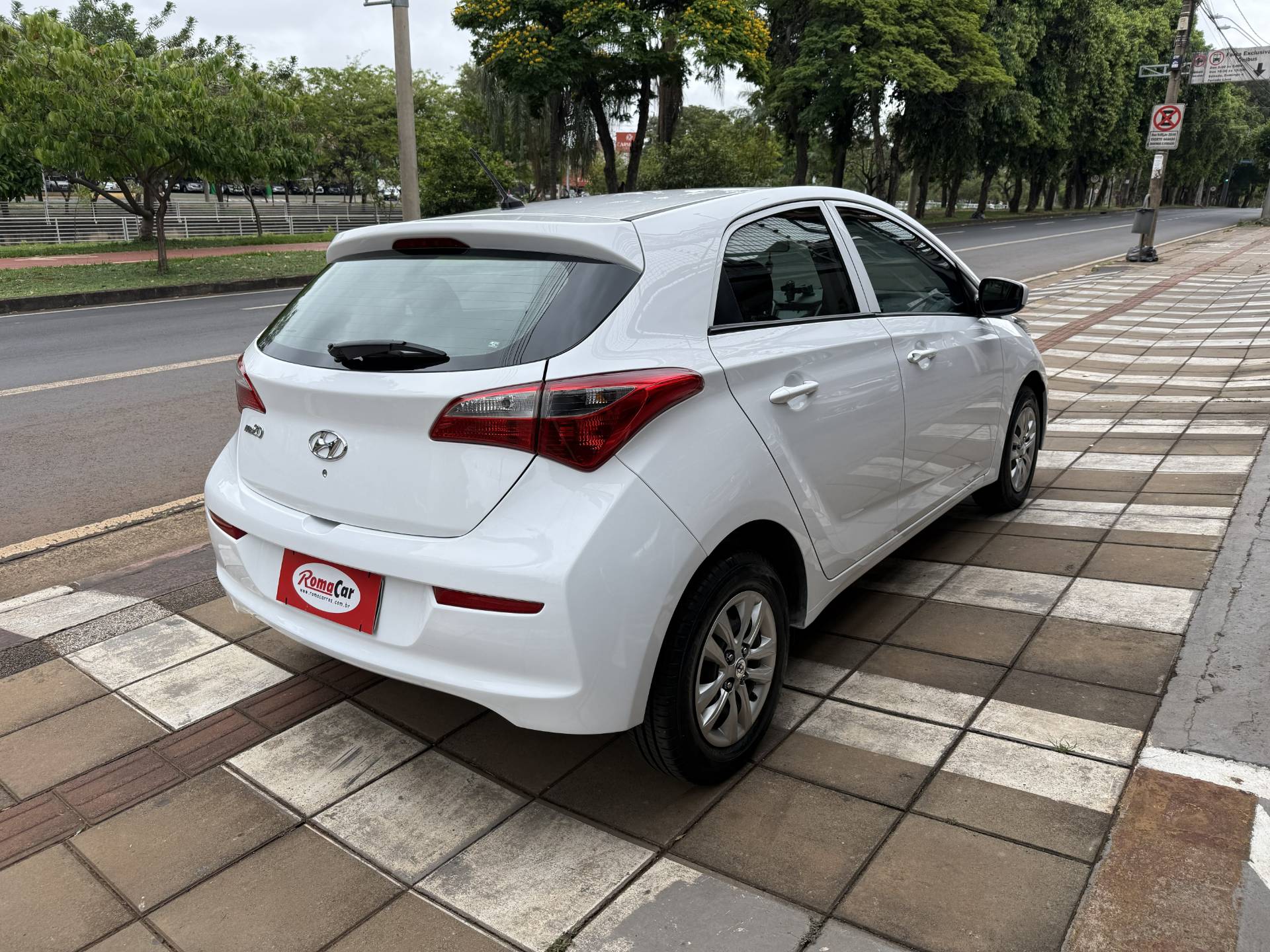 HYUNDAI HB20