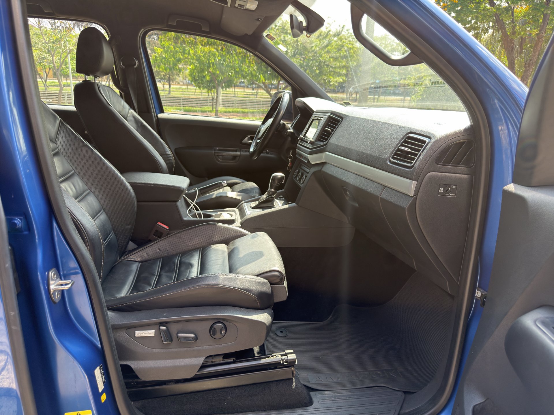 VOLKSWAGEN AMAROK
