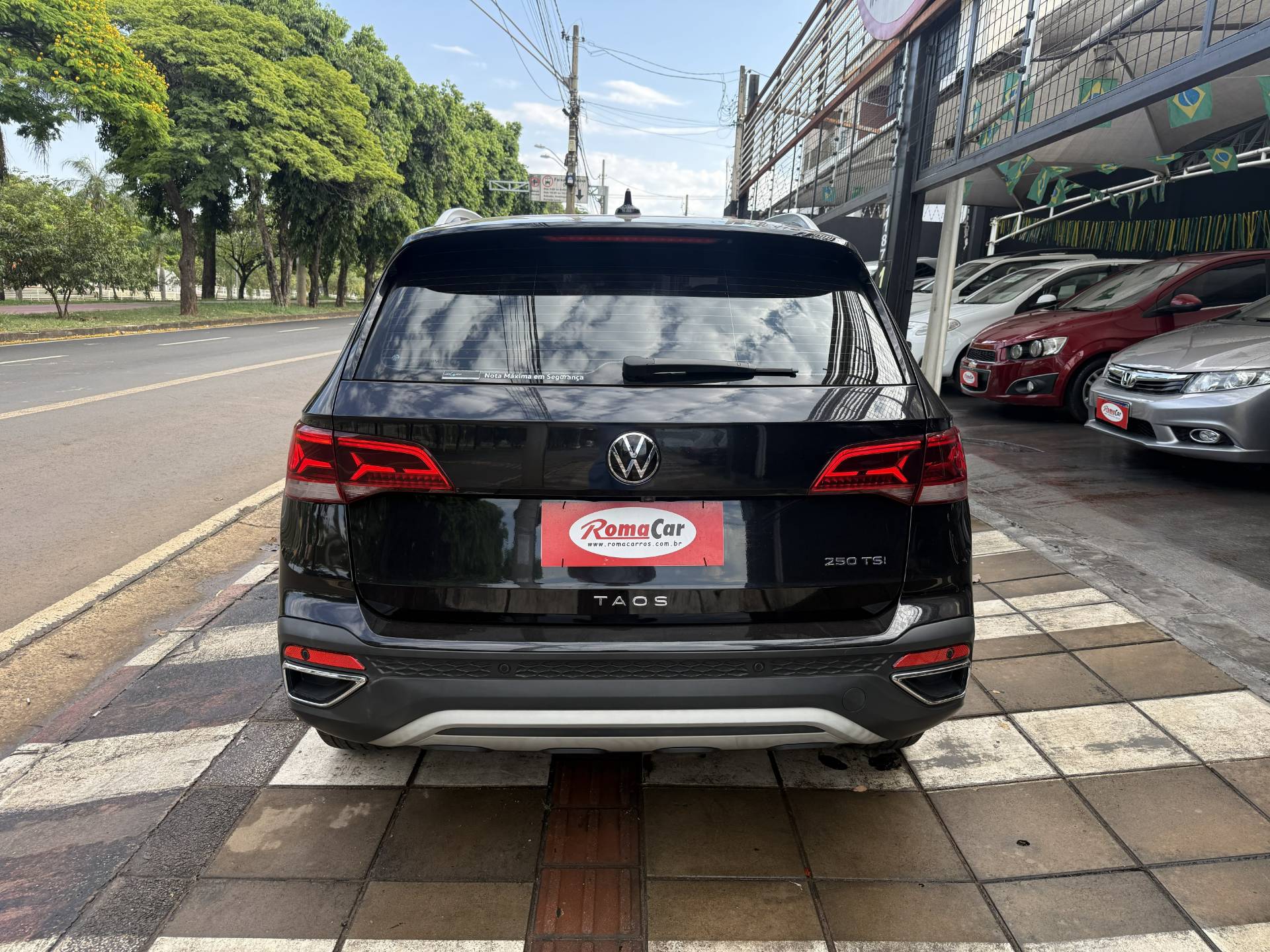 VOLKSWAGEN TAOS