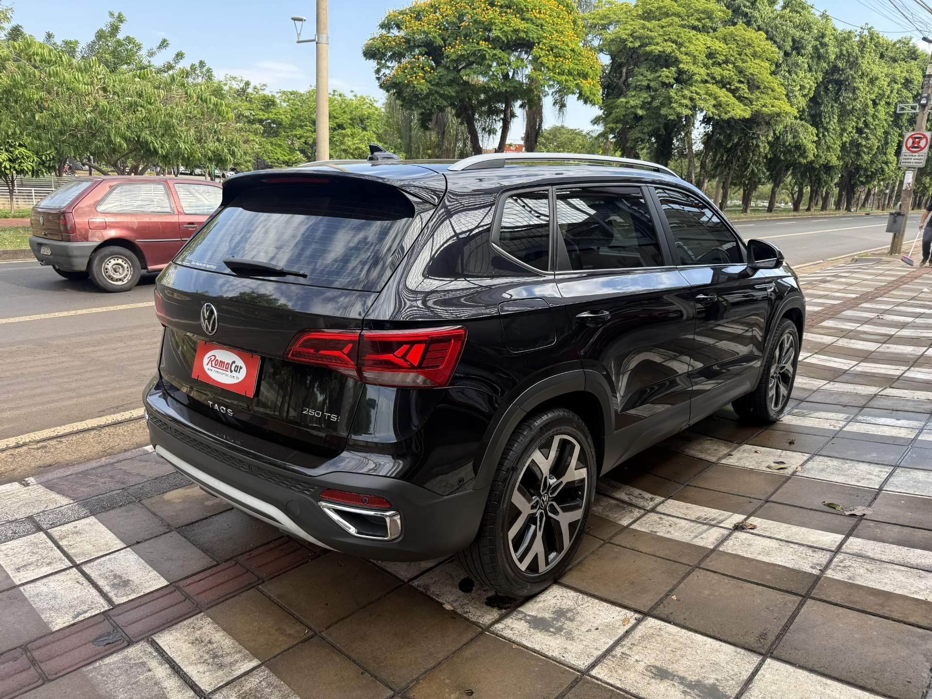 VOLKSWAGEN TAOS