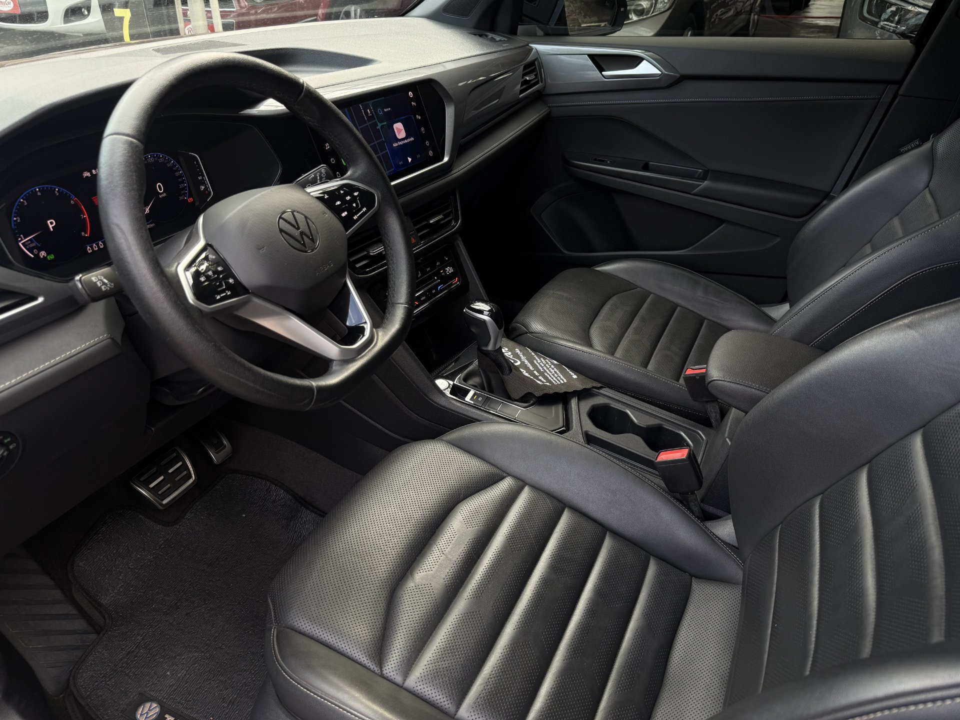 VOLKSWAGEN TAOS