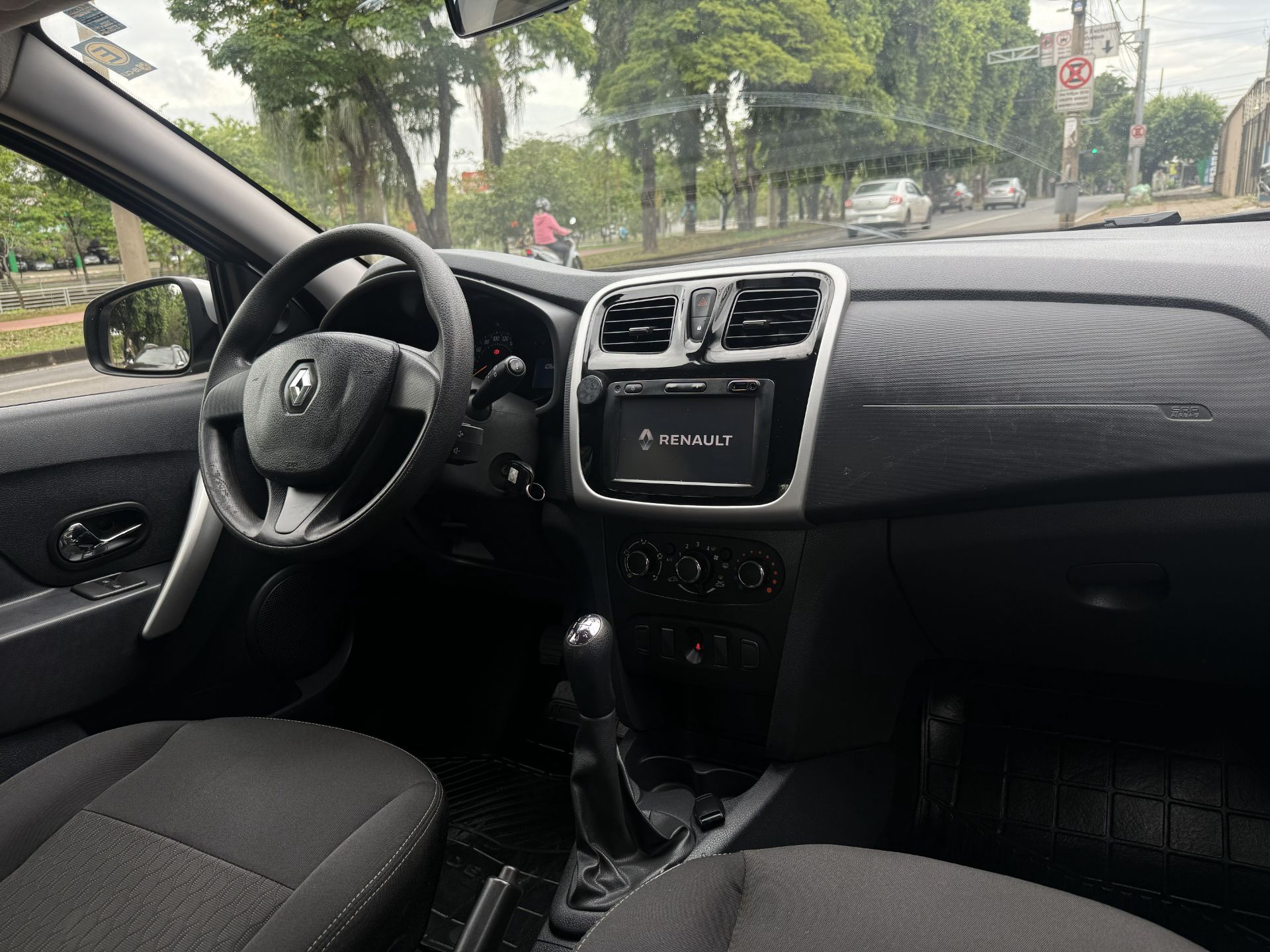 RENAULT SANDERO