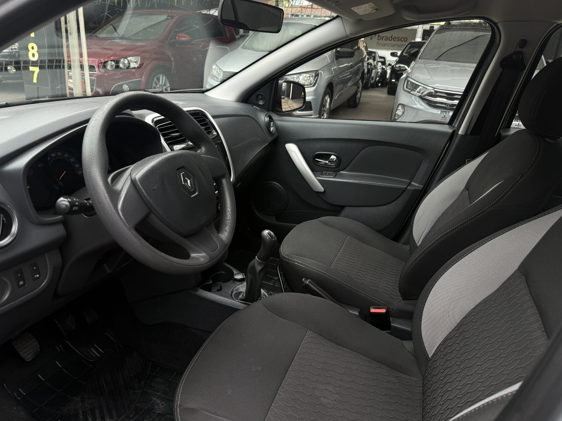 RENAULT SANDERO