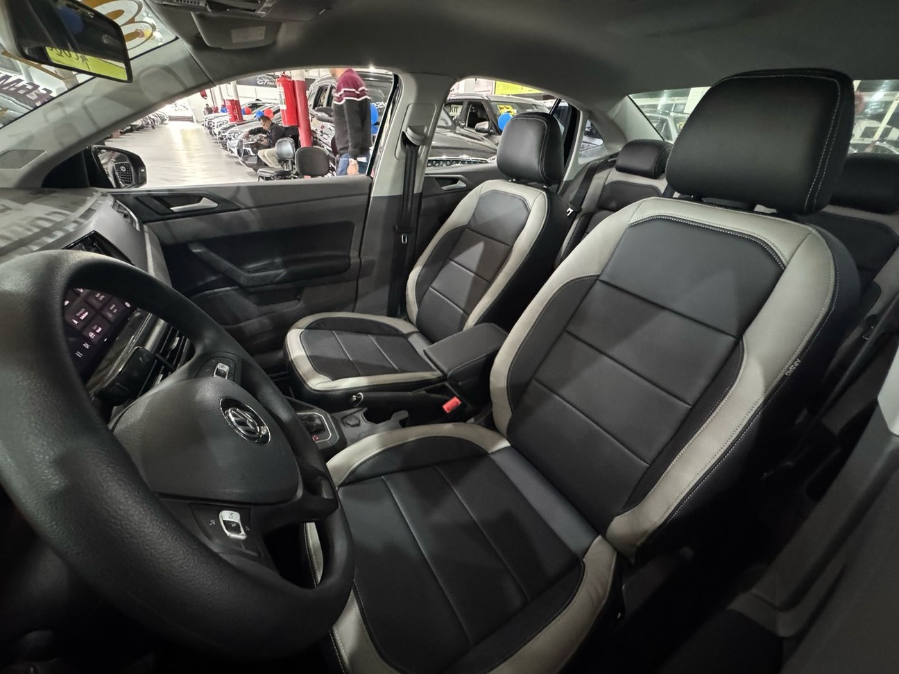 Car Image 16