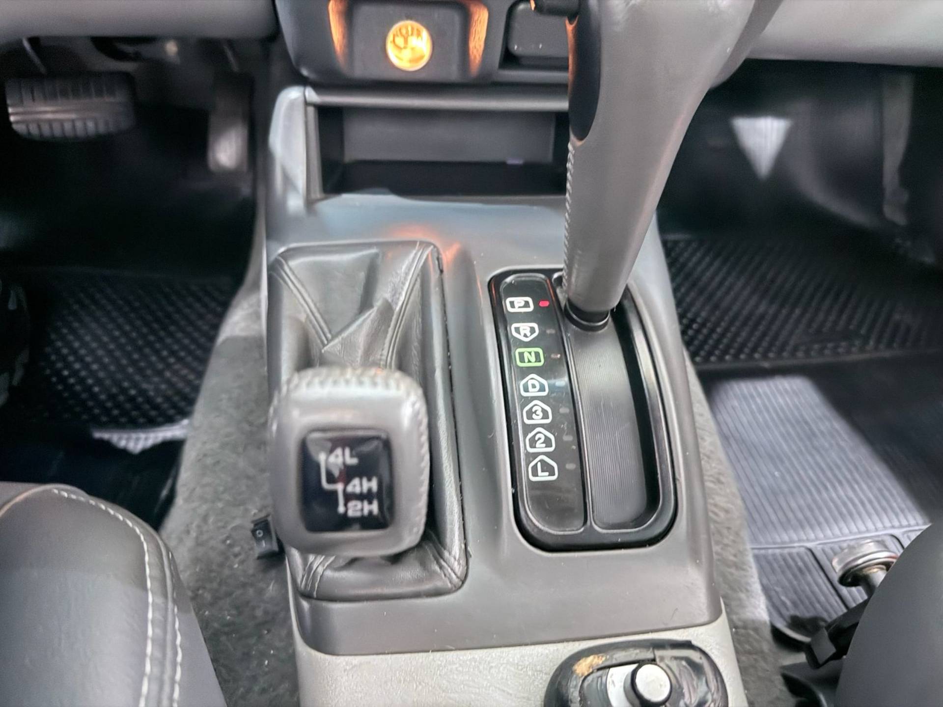 MITSUBISHI PAJERO SPORT