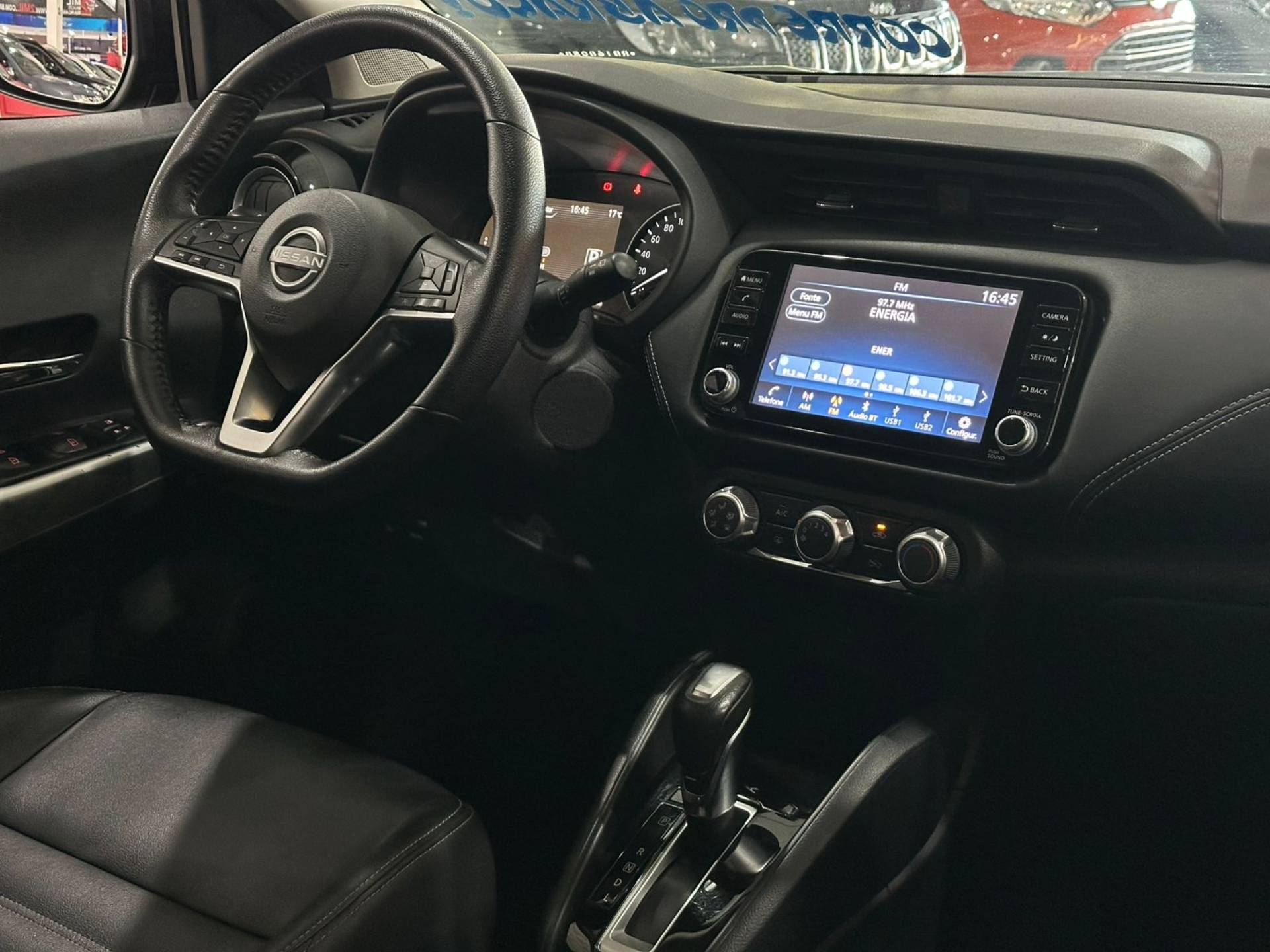 NISSAN KICKS
