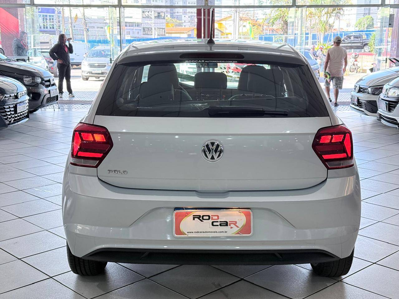 VOLKSWAGEN POLO