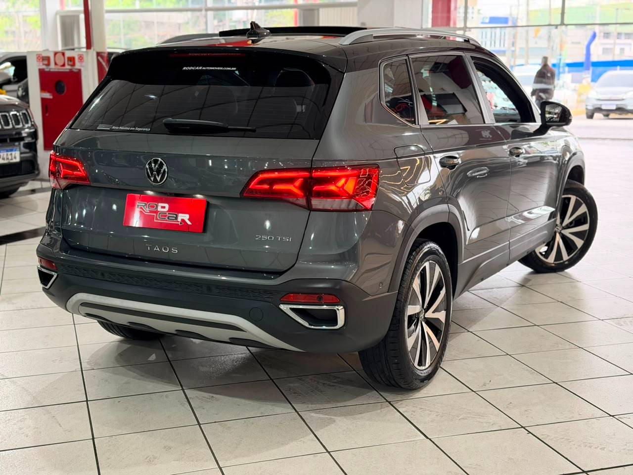 VOLKSWAGEN TAOS