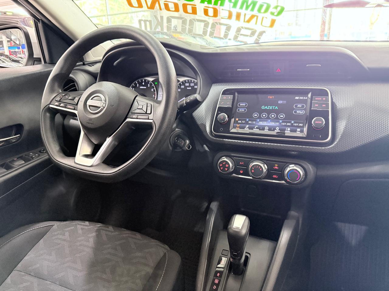 NISSAN KICKS