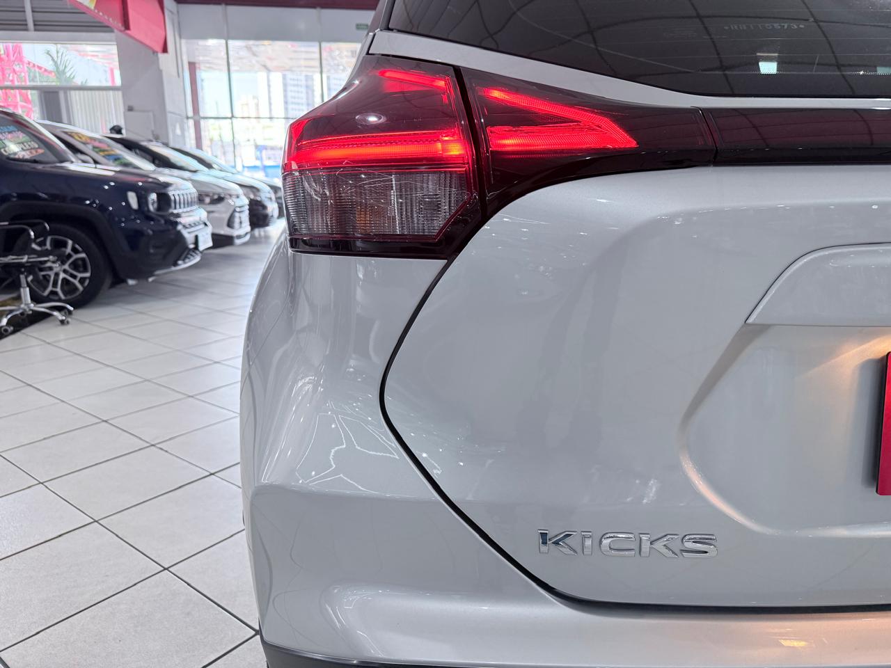 NISSAN KICKS