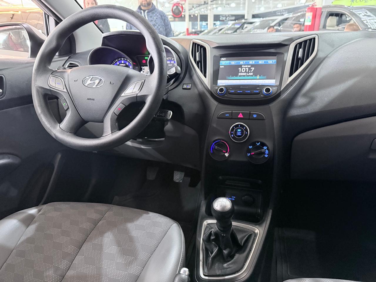 HYUNDAI HB20S