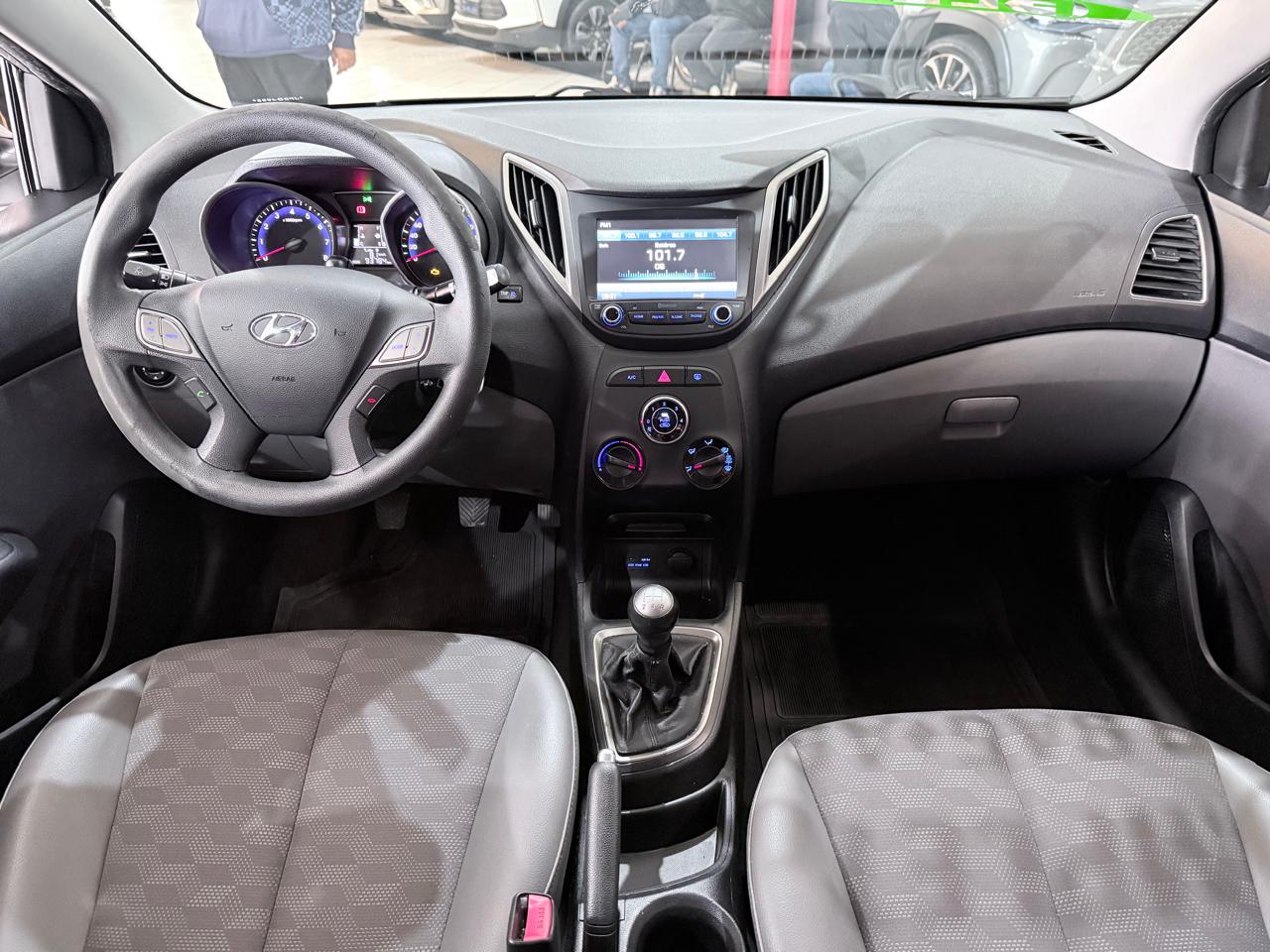 HYUNDAI HB20S