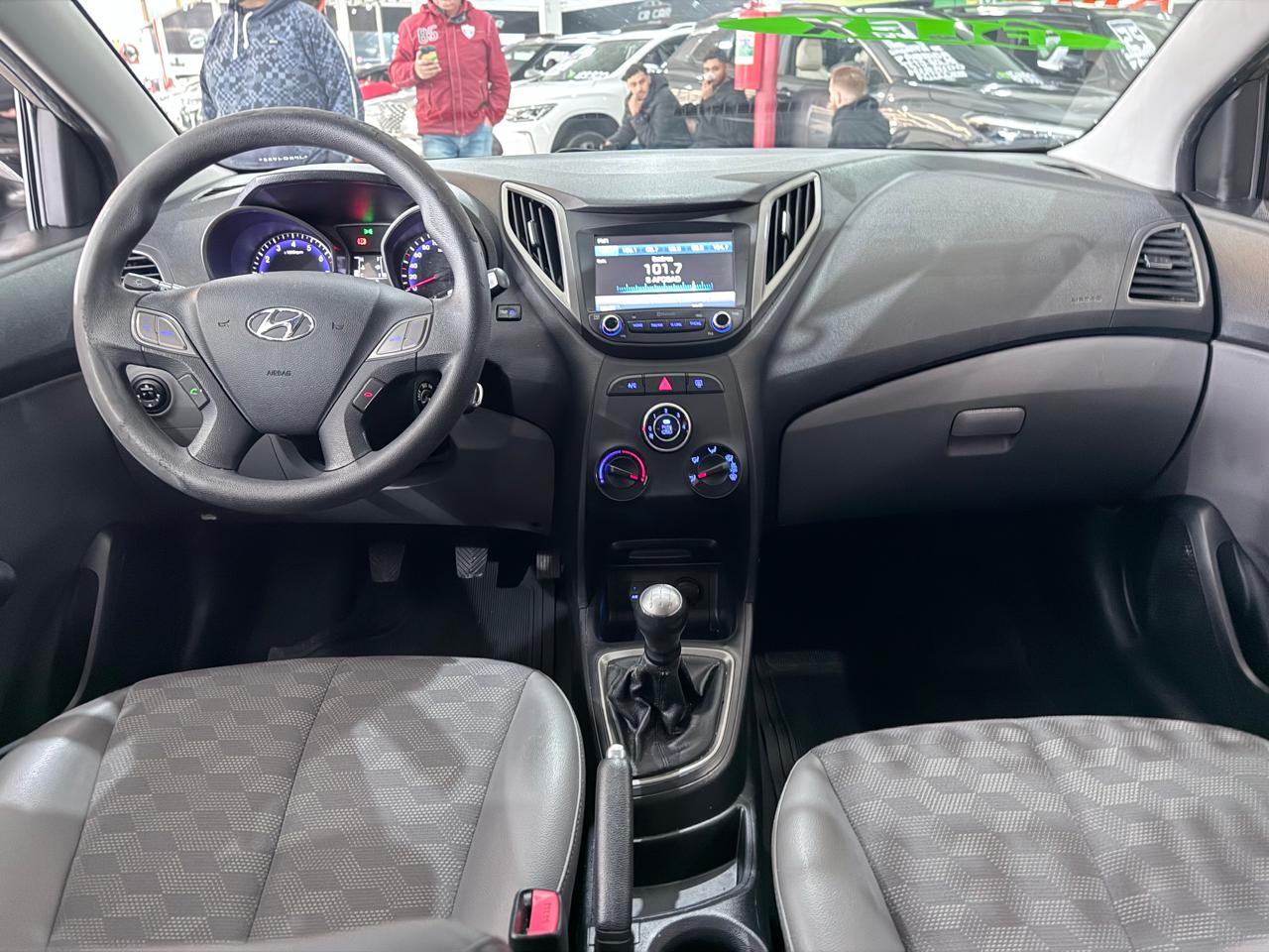 HYUNDAI HB20S