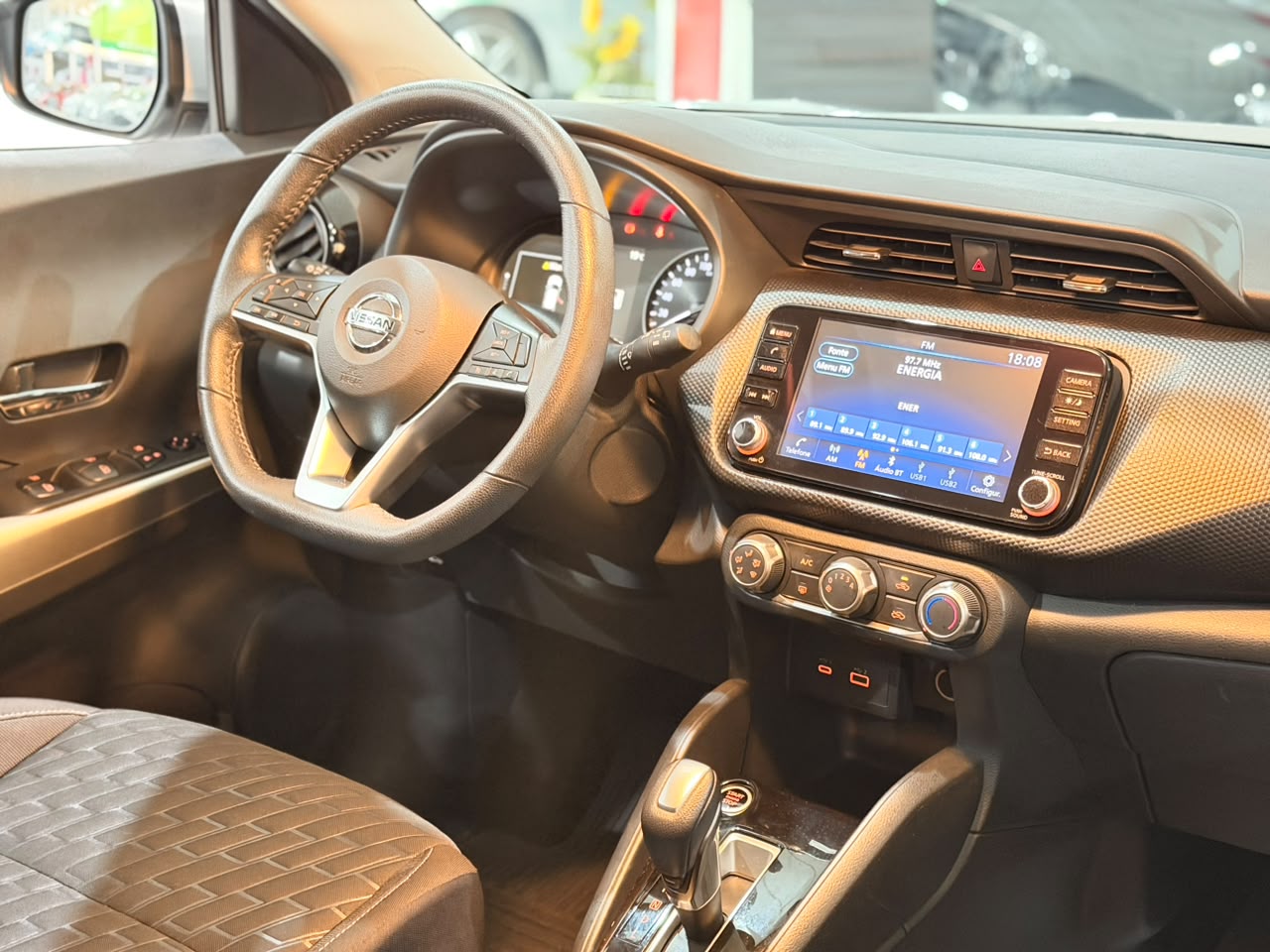 NISSAN KICKS