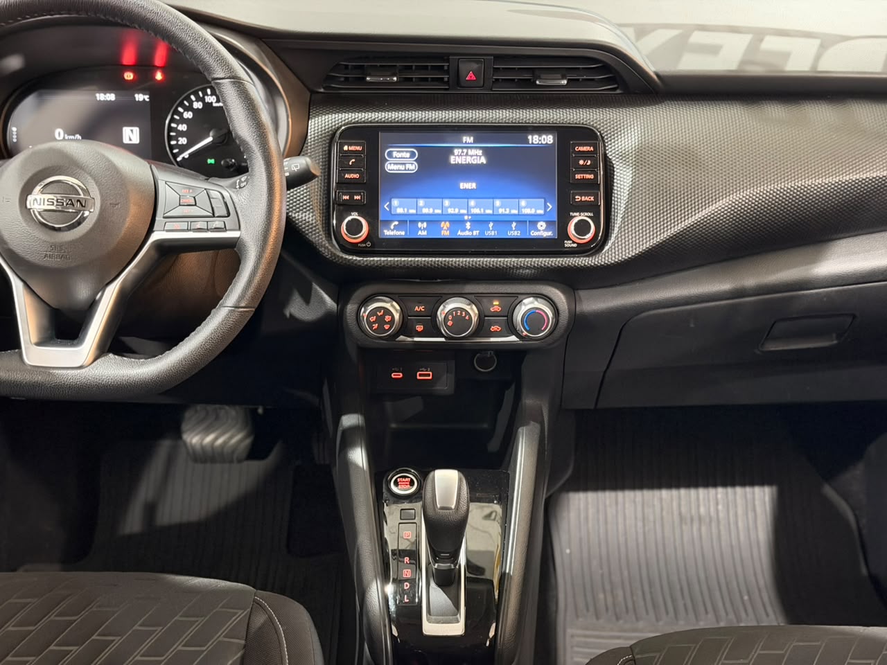NISSAN KICKS