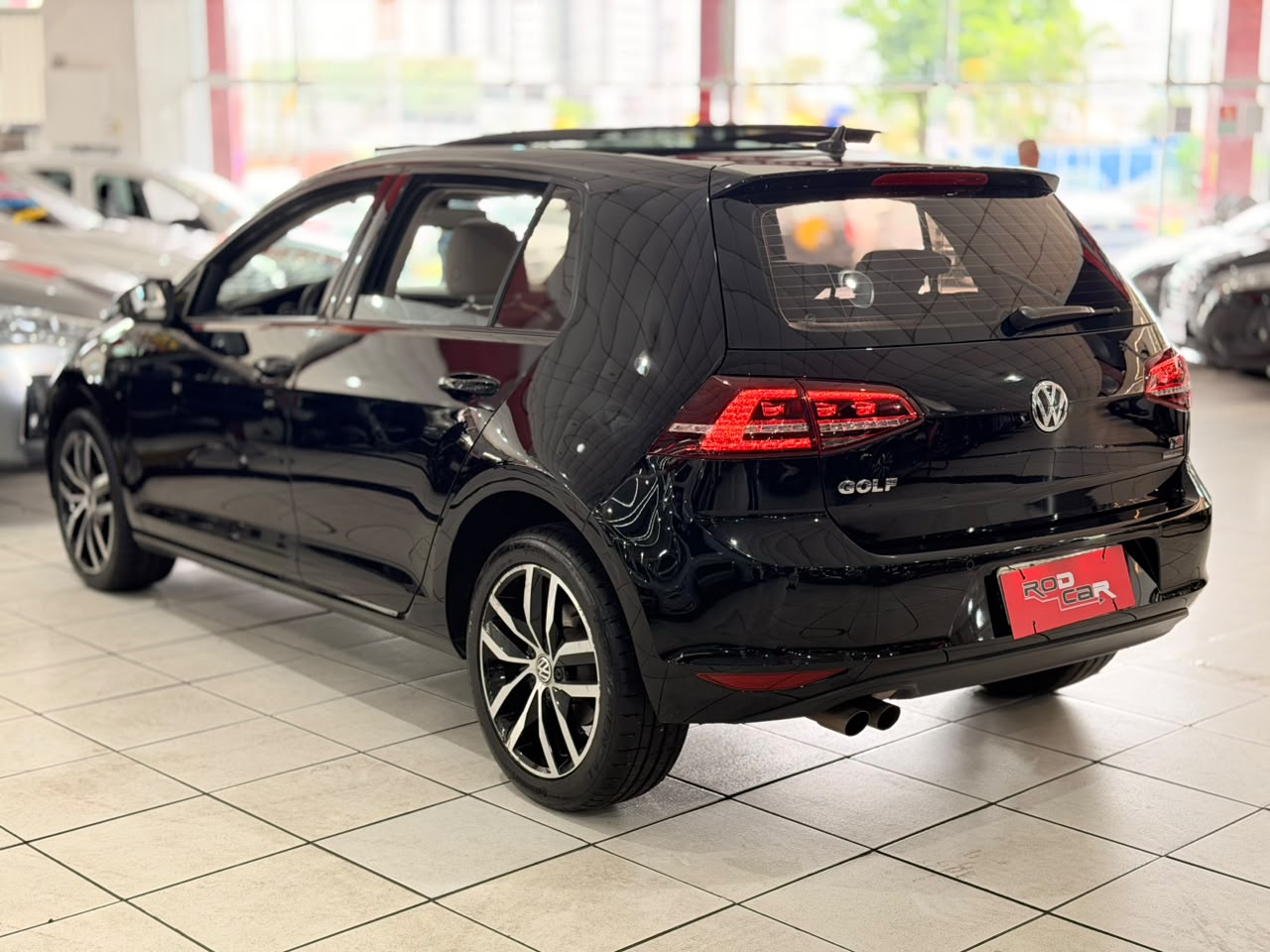 VOLKSWAGEN GOLF