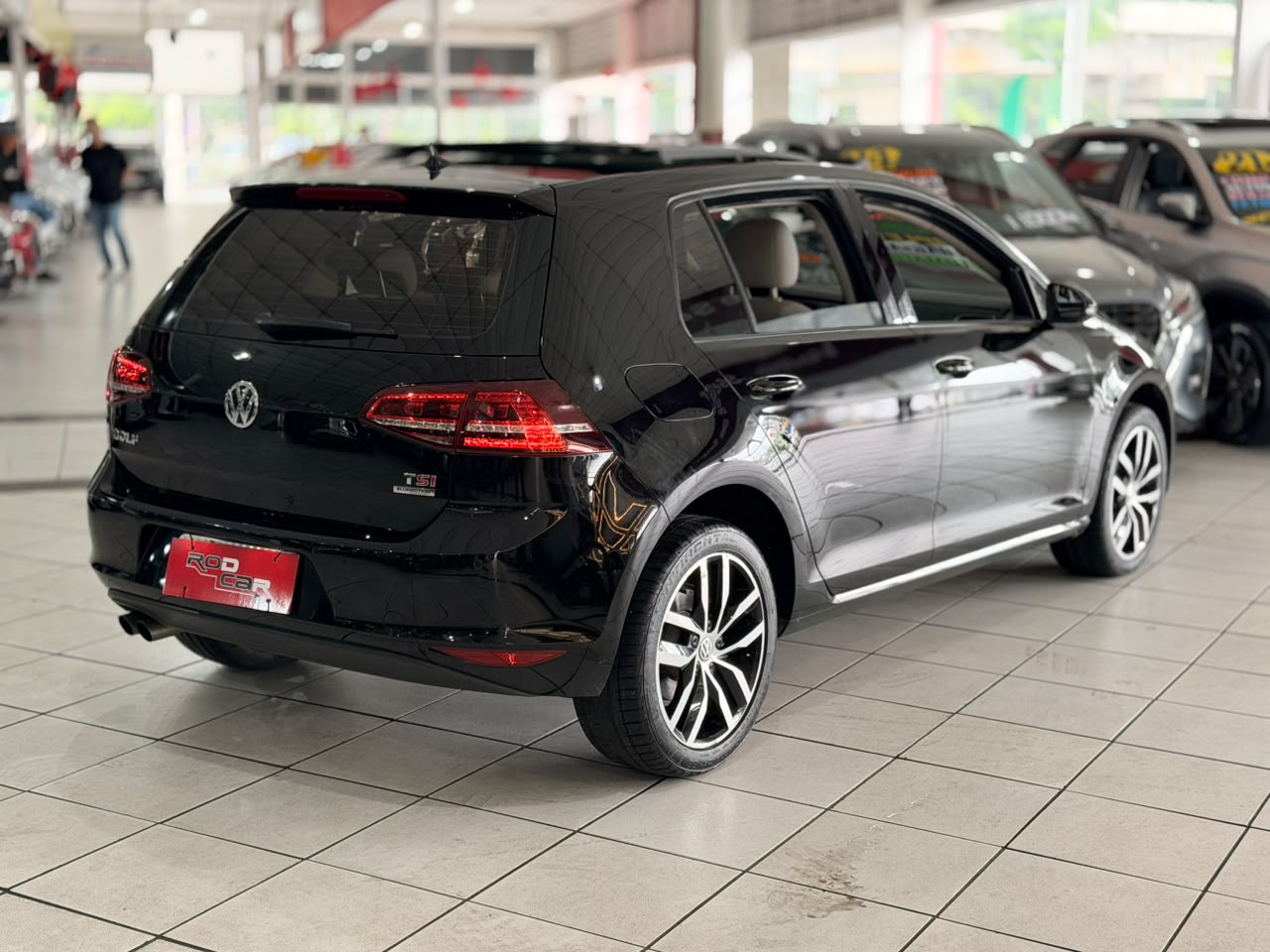 VOLKSWAGEN GOLF
