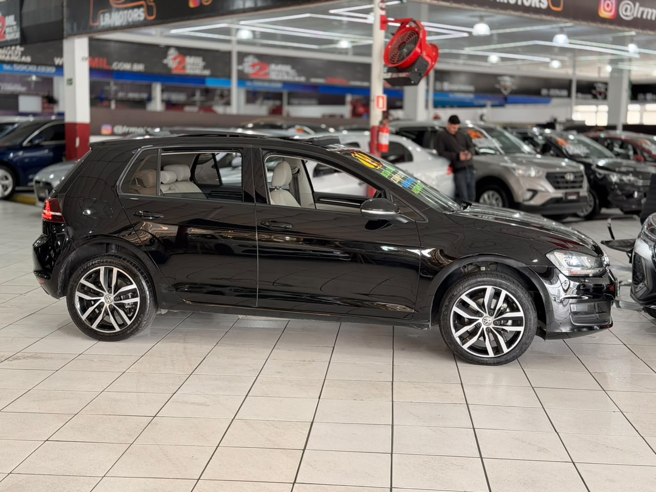 VOLKSWAGEN GOLF