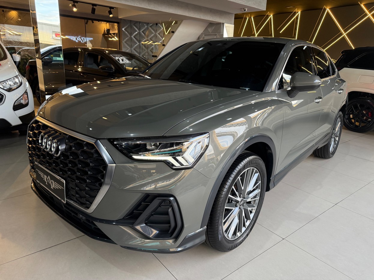 Q3 2.0 40 TFSI SPORTBACK PERFORMANCE BLACK QUATTRO