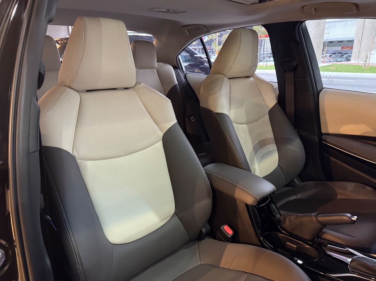 COROLLA 1.8 VVT-I ALTIS PREMIUM HIBRIDO