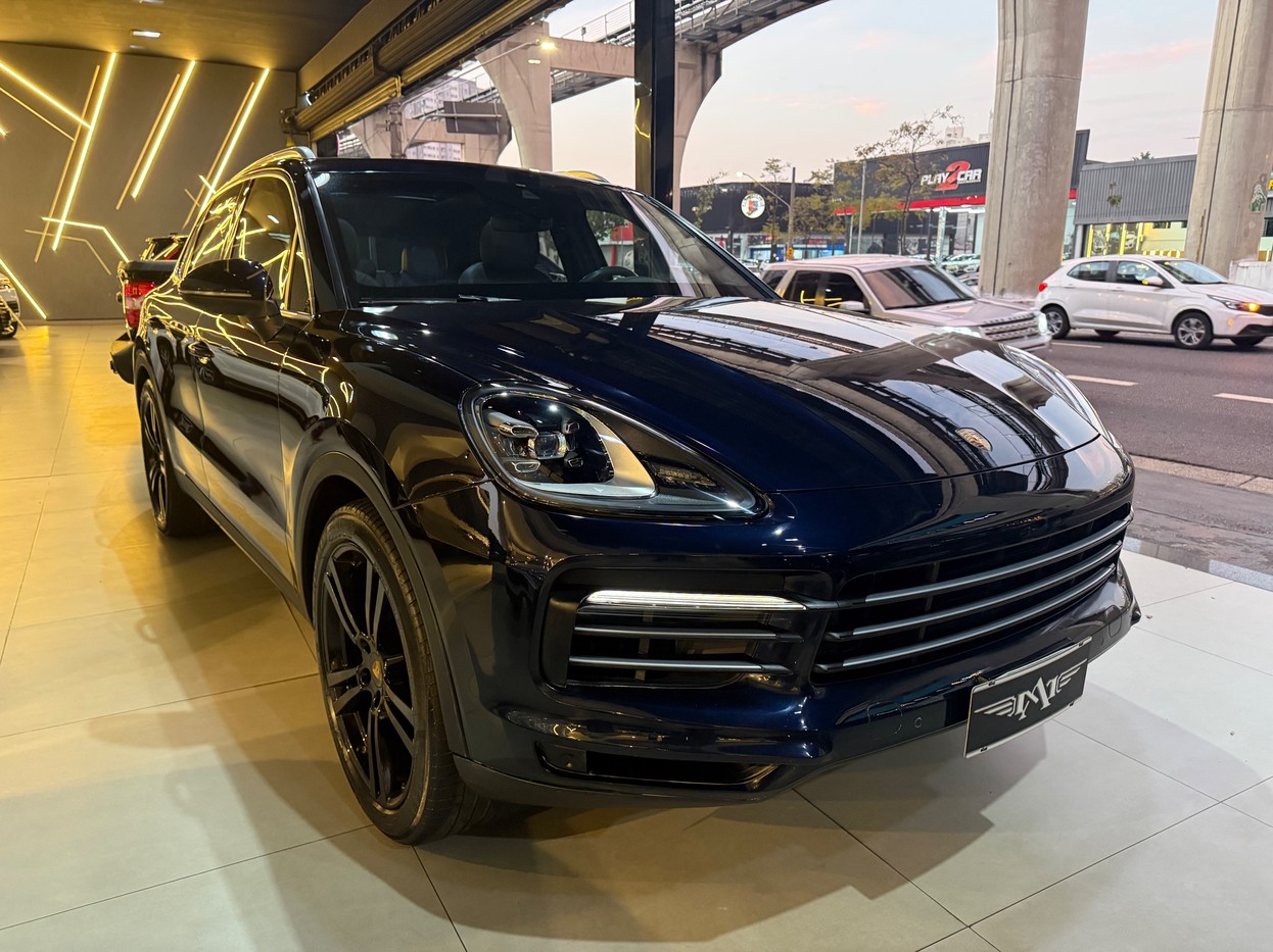 Car Image 8
