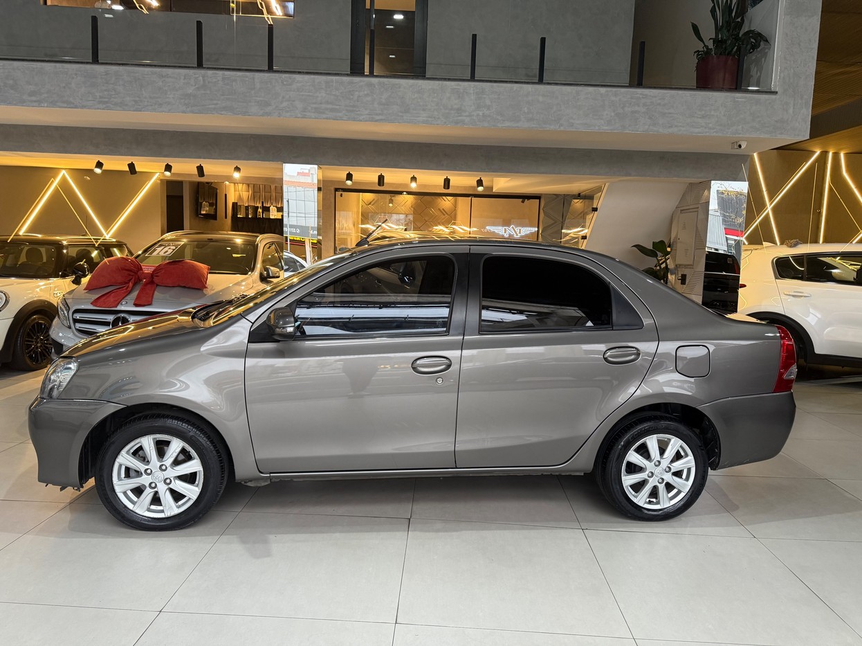 ETIOS 1.5 XLS SEDAN 16V