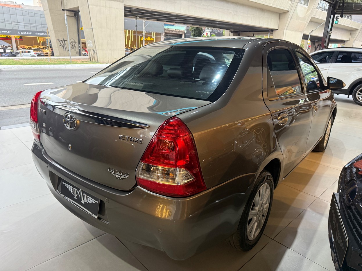 ETIOS 1.5 XLS SEDAN 16V