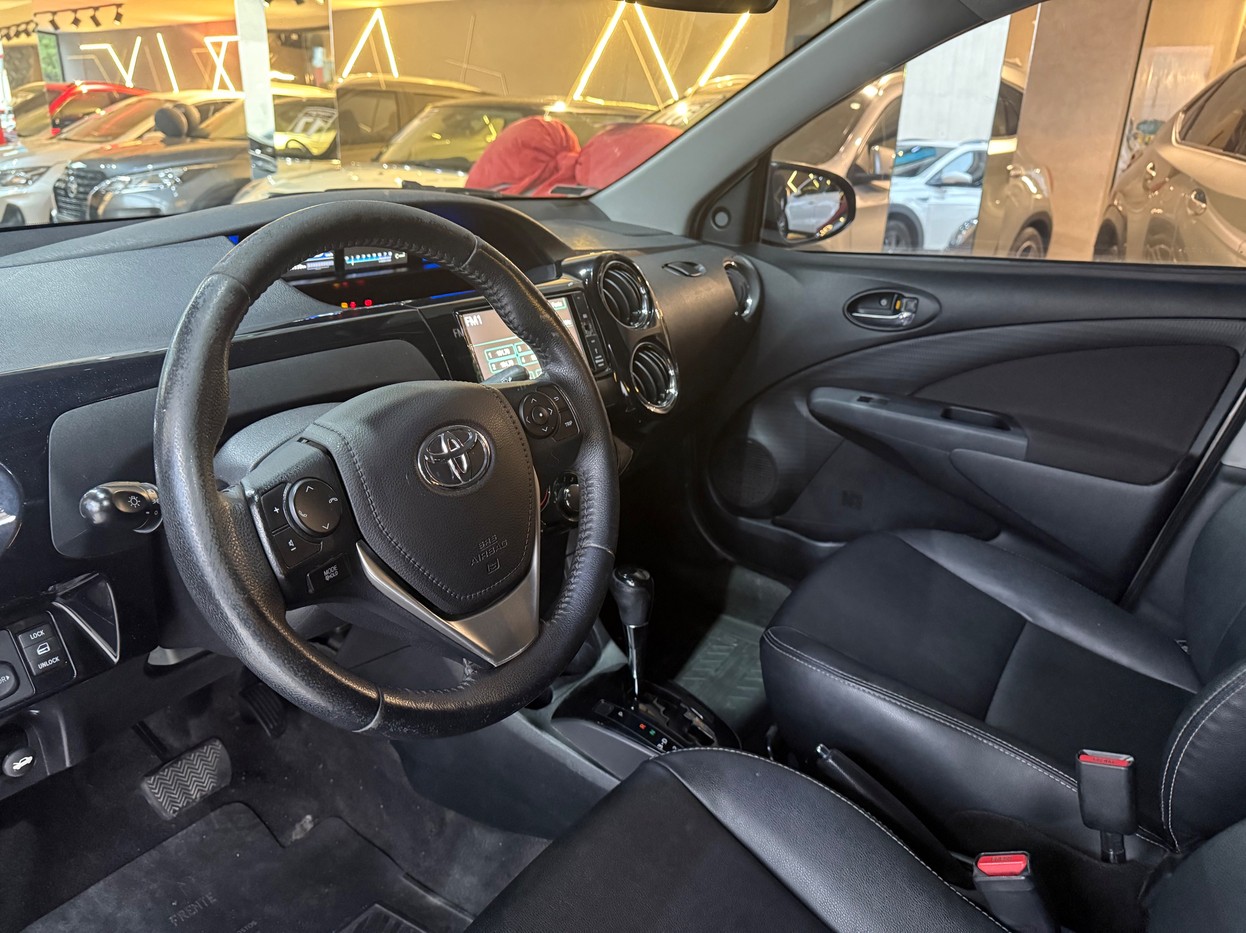 ETIOS 1.5 XLS SEDAN 16V